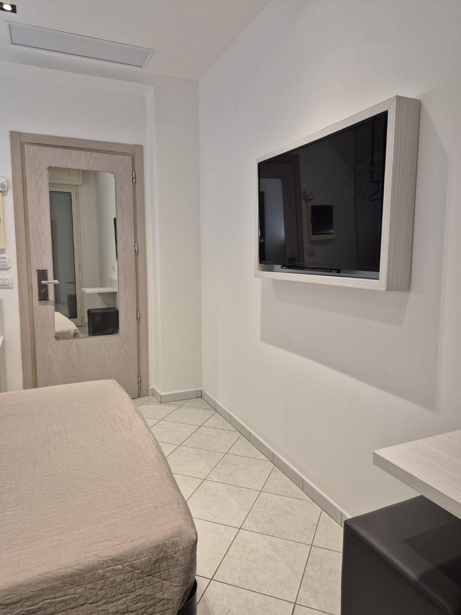 Deluxe Double Room,1662974891:JPEG