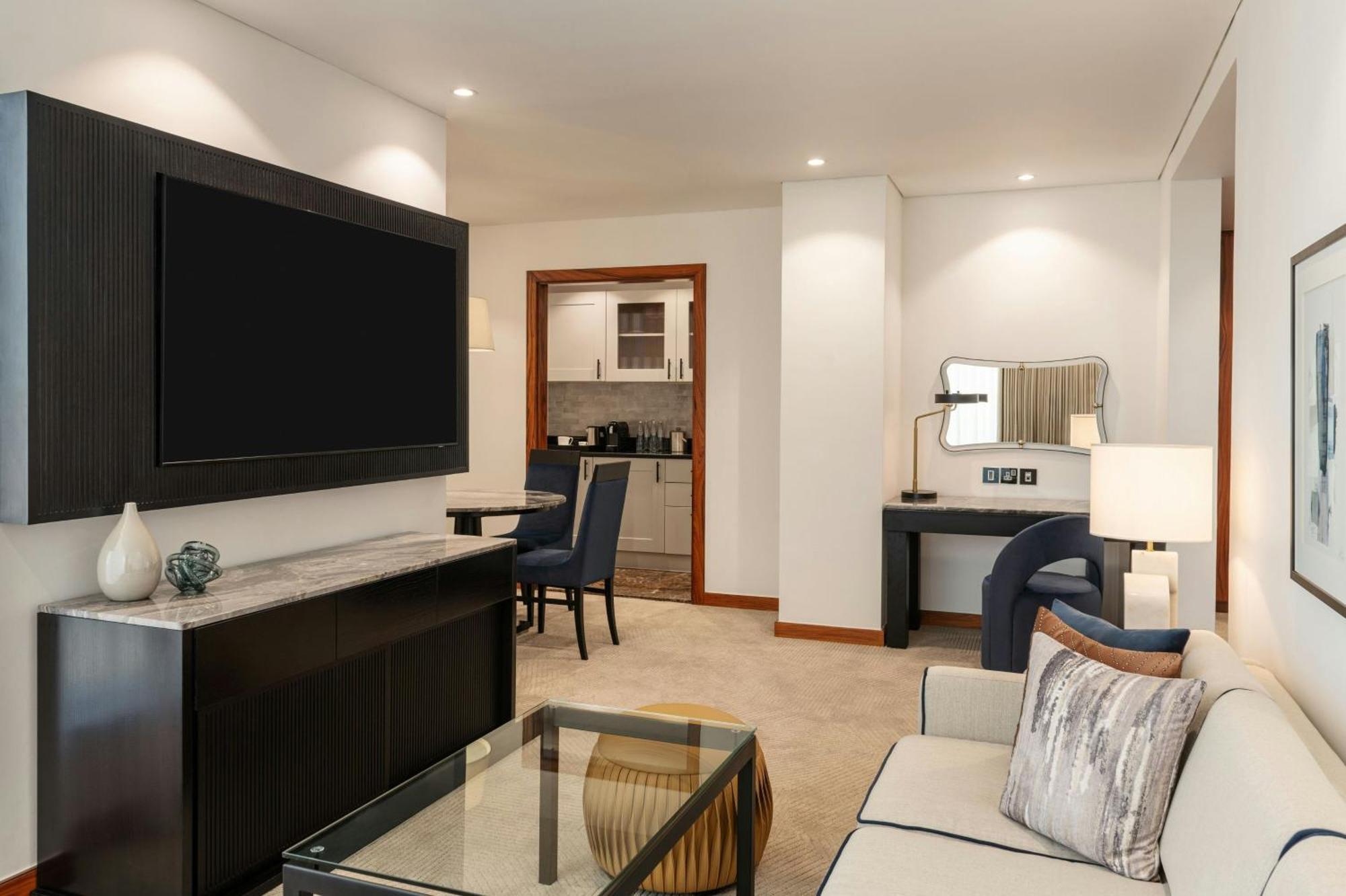 Suite Deluxe Supérieure 1 Chambre avec 2 Lits Jumeaux - Transferts Aéroport - Accès Gratuit à la Plage et à la Piscine du Complexe Hôtelier