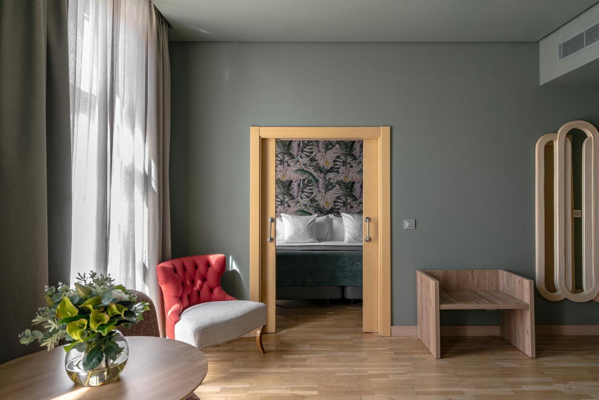 Junior Suite,1672569615:JPEG