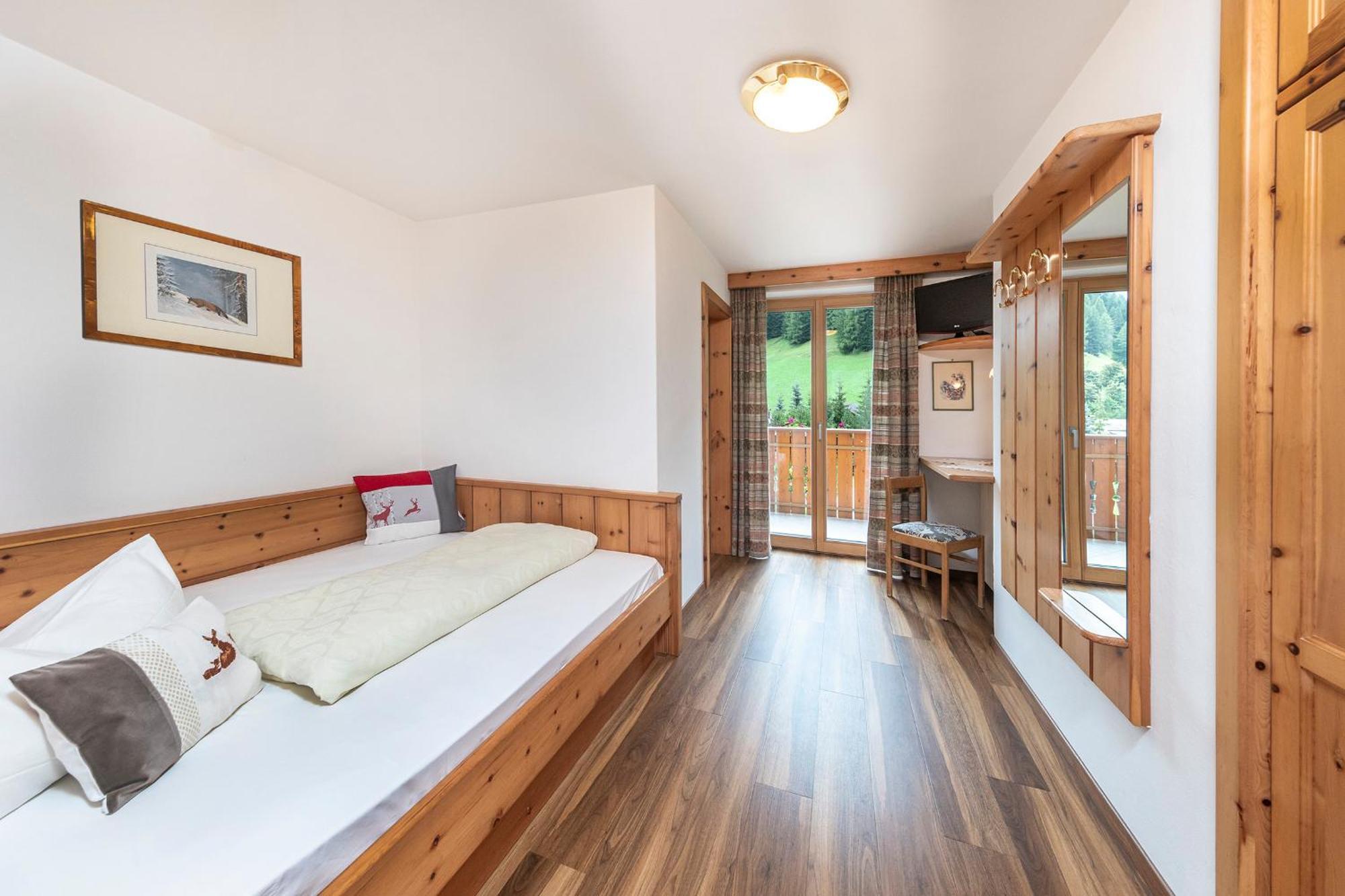 Single Room Balcony,1672629527:JPEG