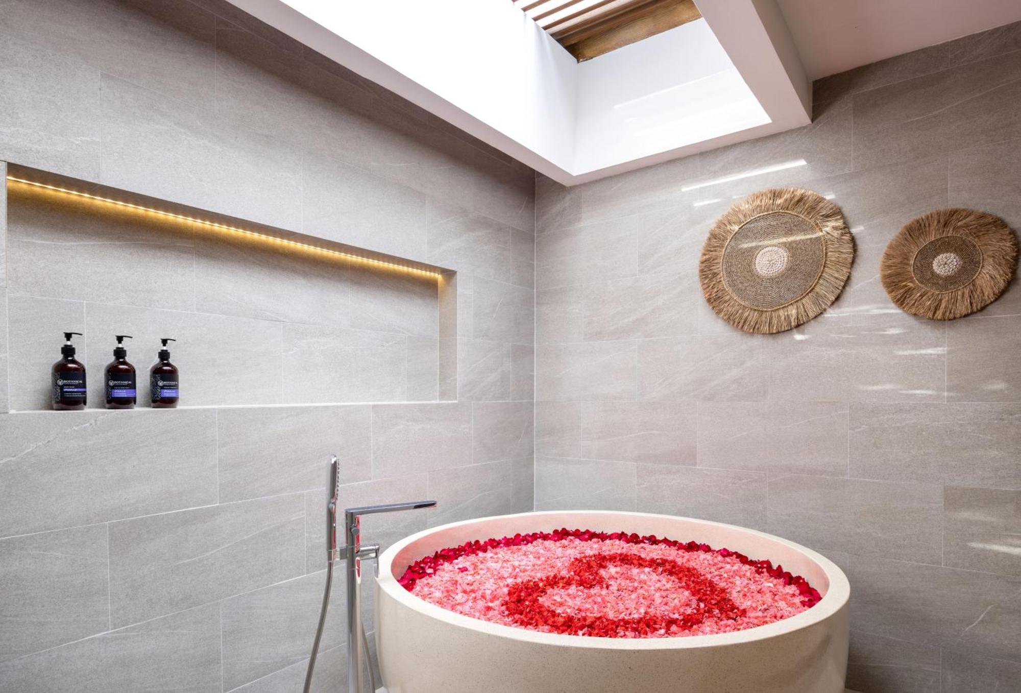 Signature Suite