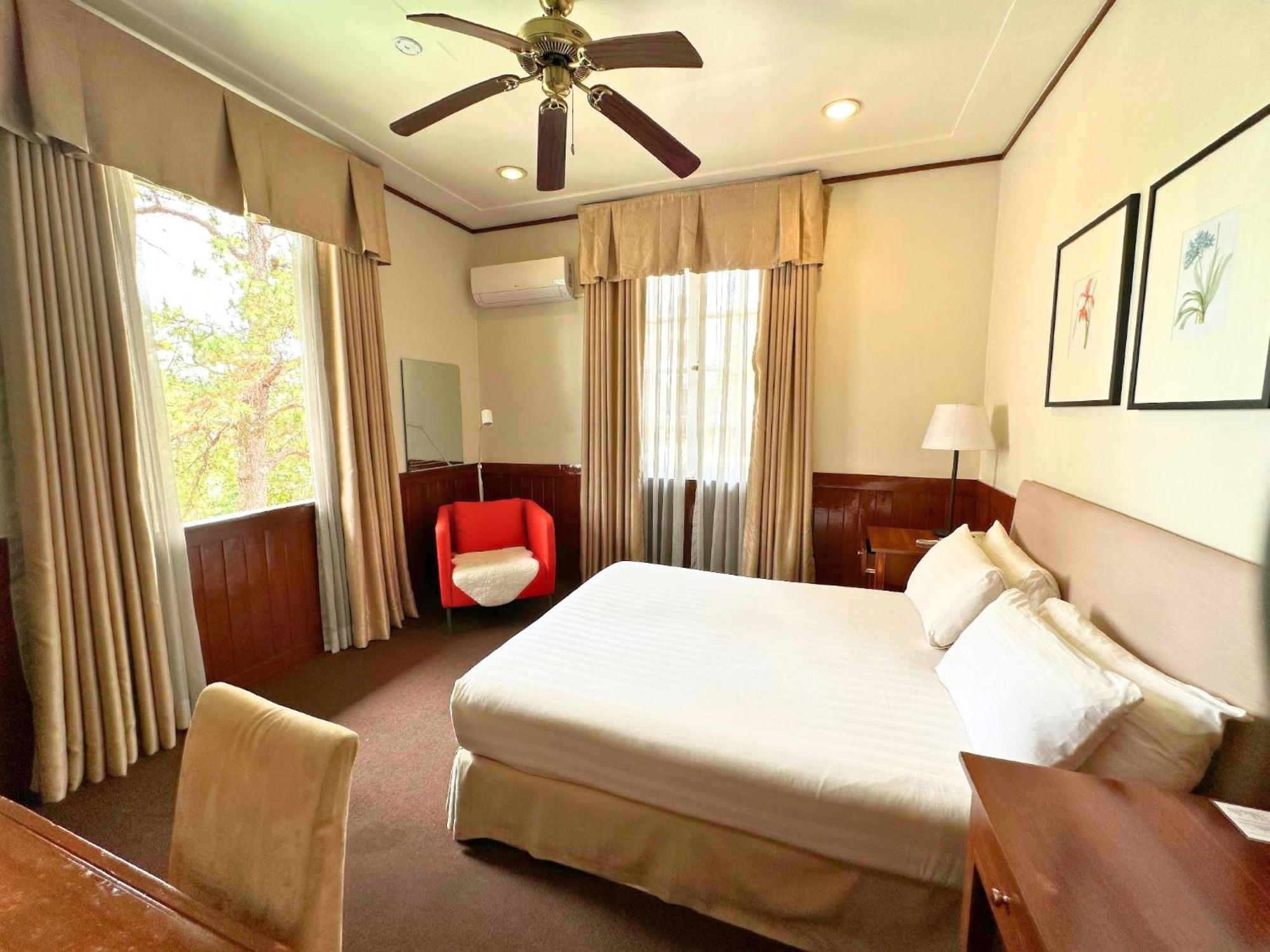 Limited Honeymoon Suite,1682937654:JPEG