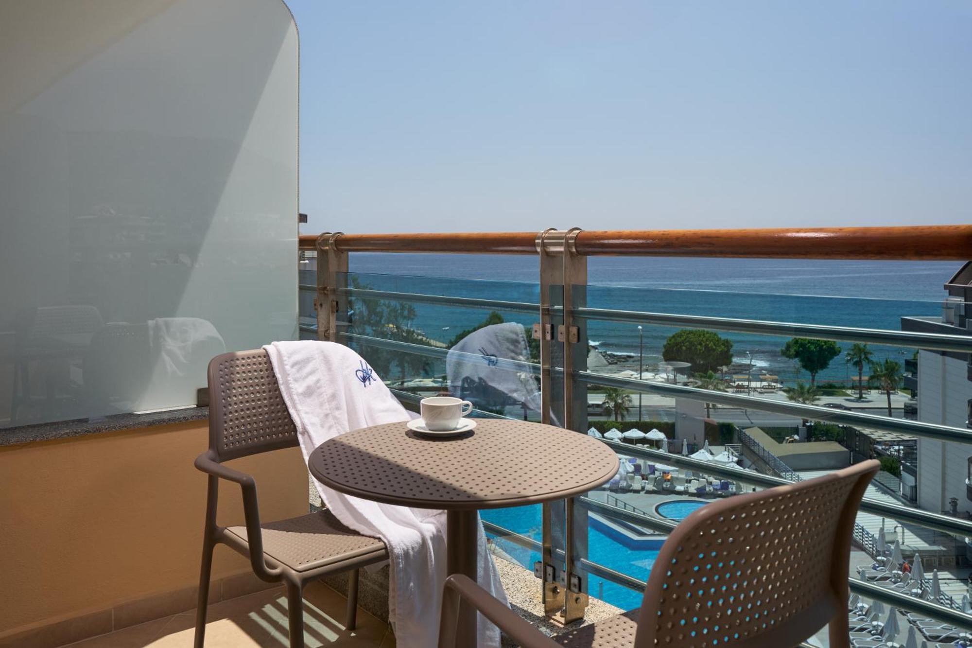 Triple Room Side Sea View