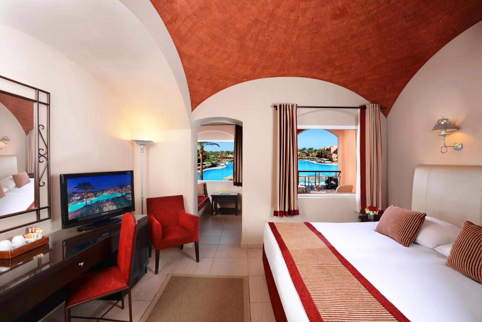 Superior Queen or Twin Bed Pool View