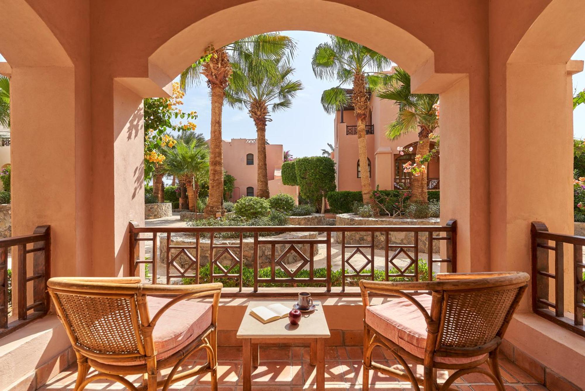 Premium Zimmer mit Terrasse mit Gartenblick