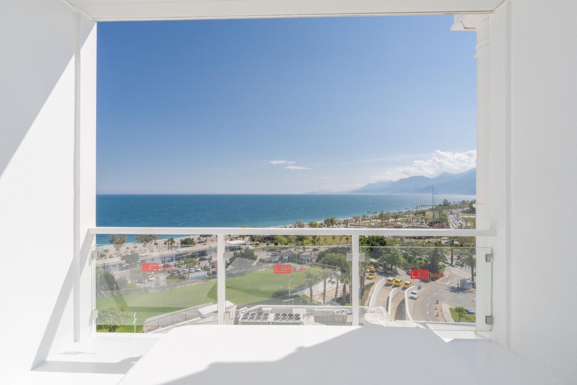 Deluxe Room with Sea View