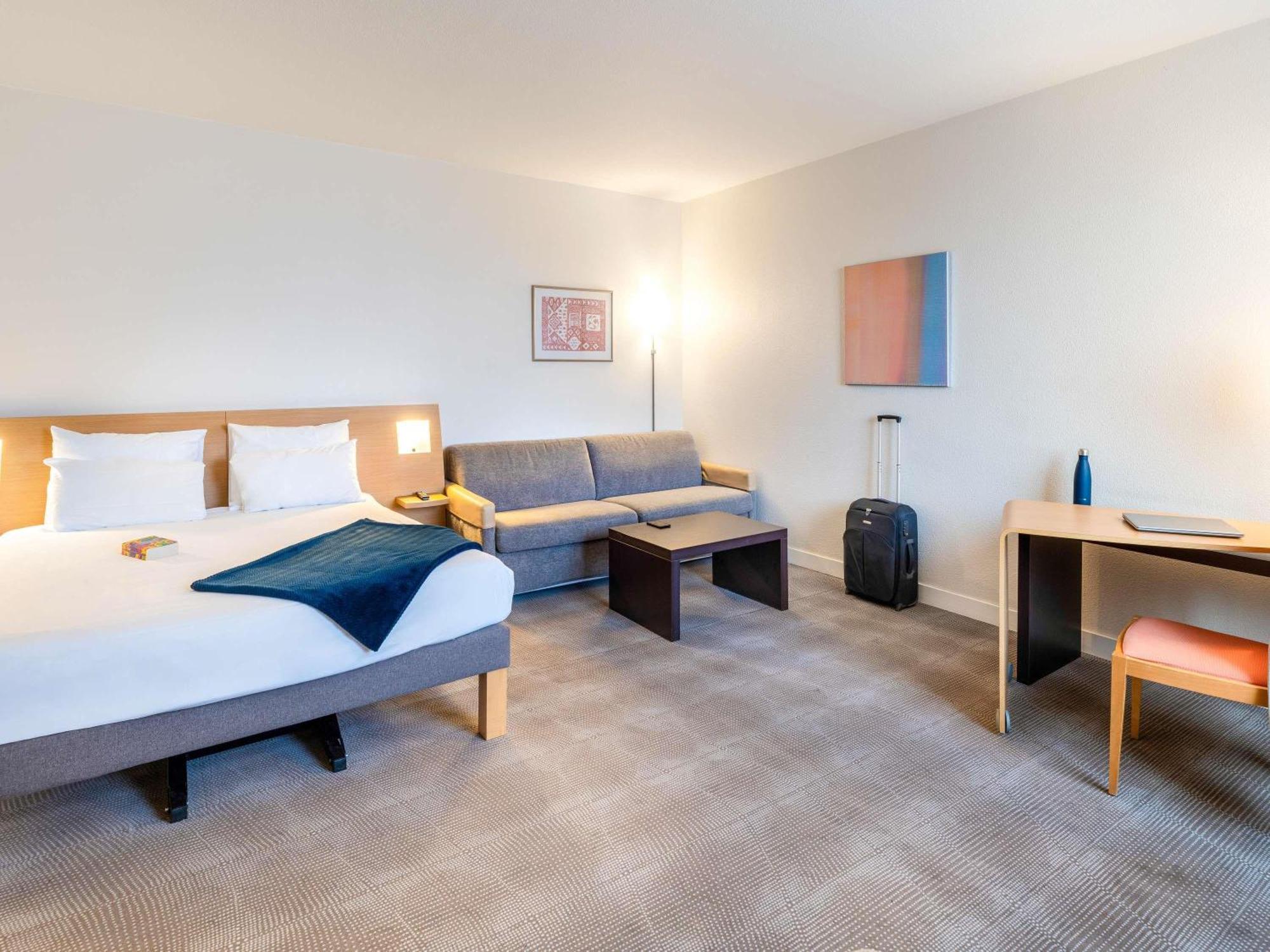 Executive Double Room with Sofa Bed,1704872439:JPEG