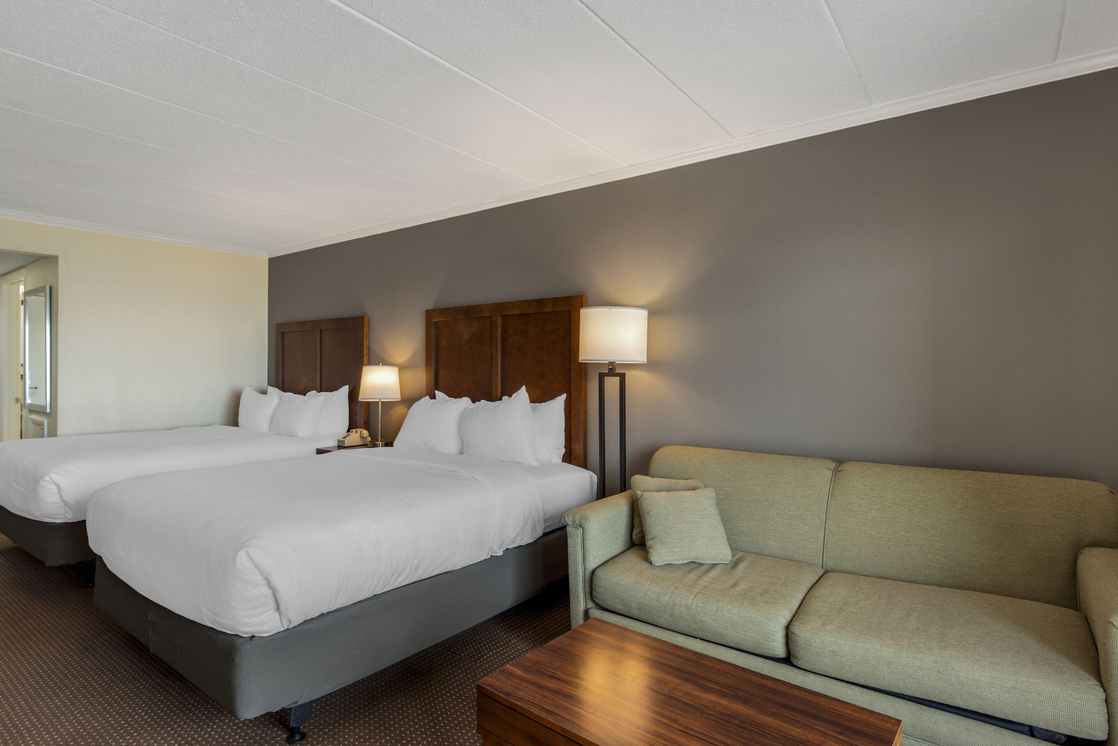 Queen Room Two Queen Beds Oceanfront Upper Floor Efficiency Non Smoking,1498641562:JPEG