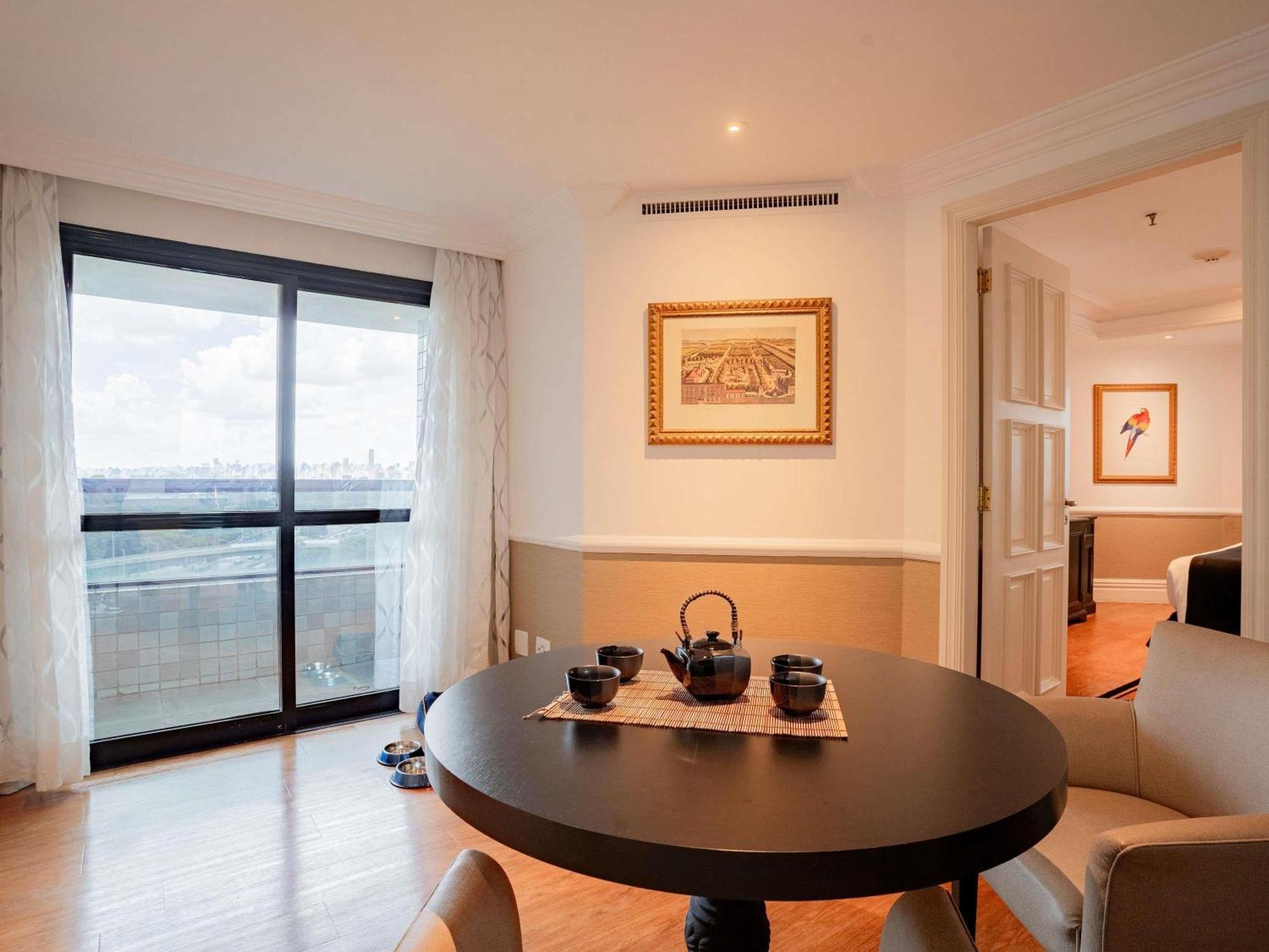 Deluxe Tweepersoonskamer met 2 Aparte Bedden en Balkon