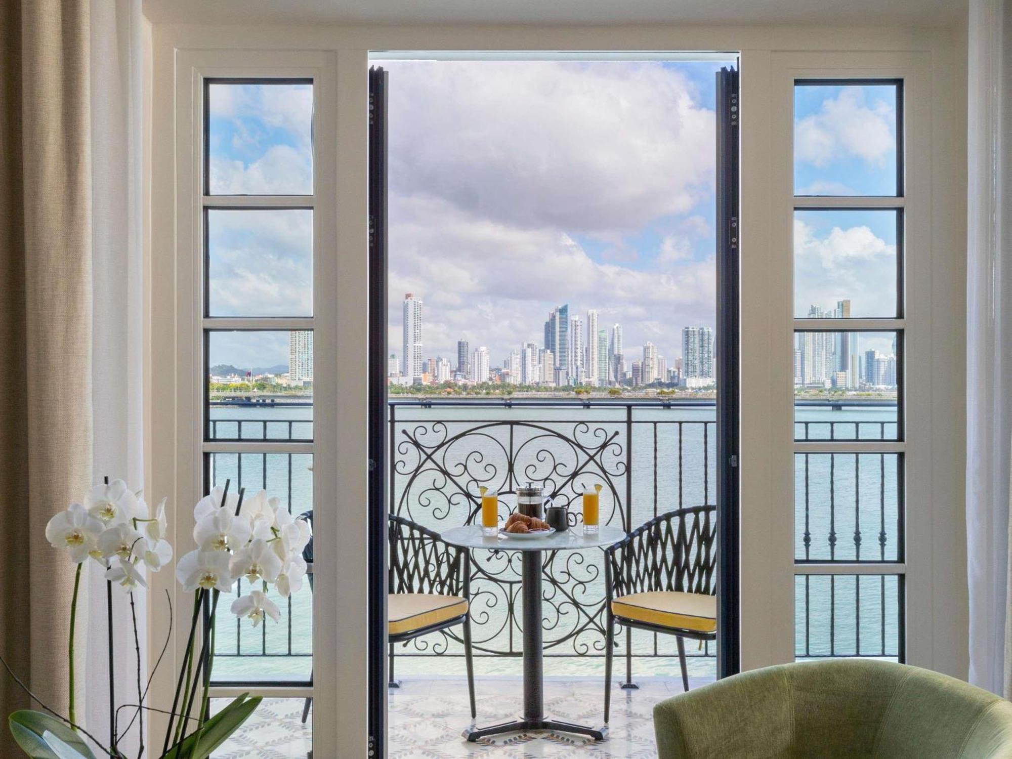 MAGNIFIQUE 1 KING OCEAN FRONT WITH BALCONY,1718529072:JPEG