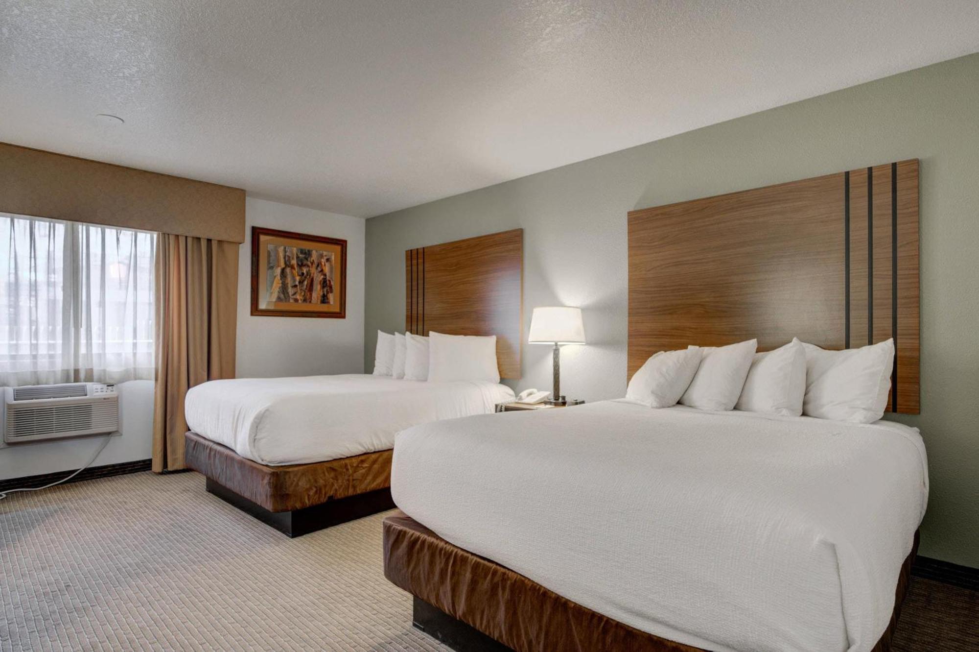 Queen Room with Two Queen Beds - Non-Smoking,1722960492:JPEG