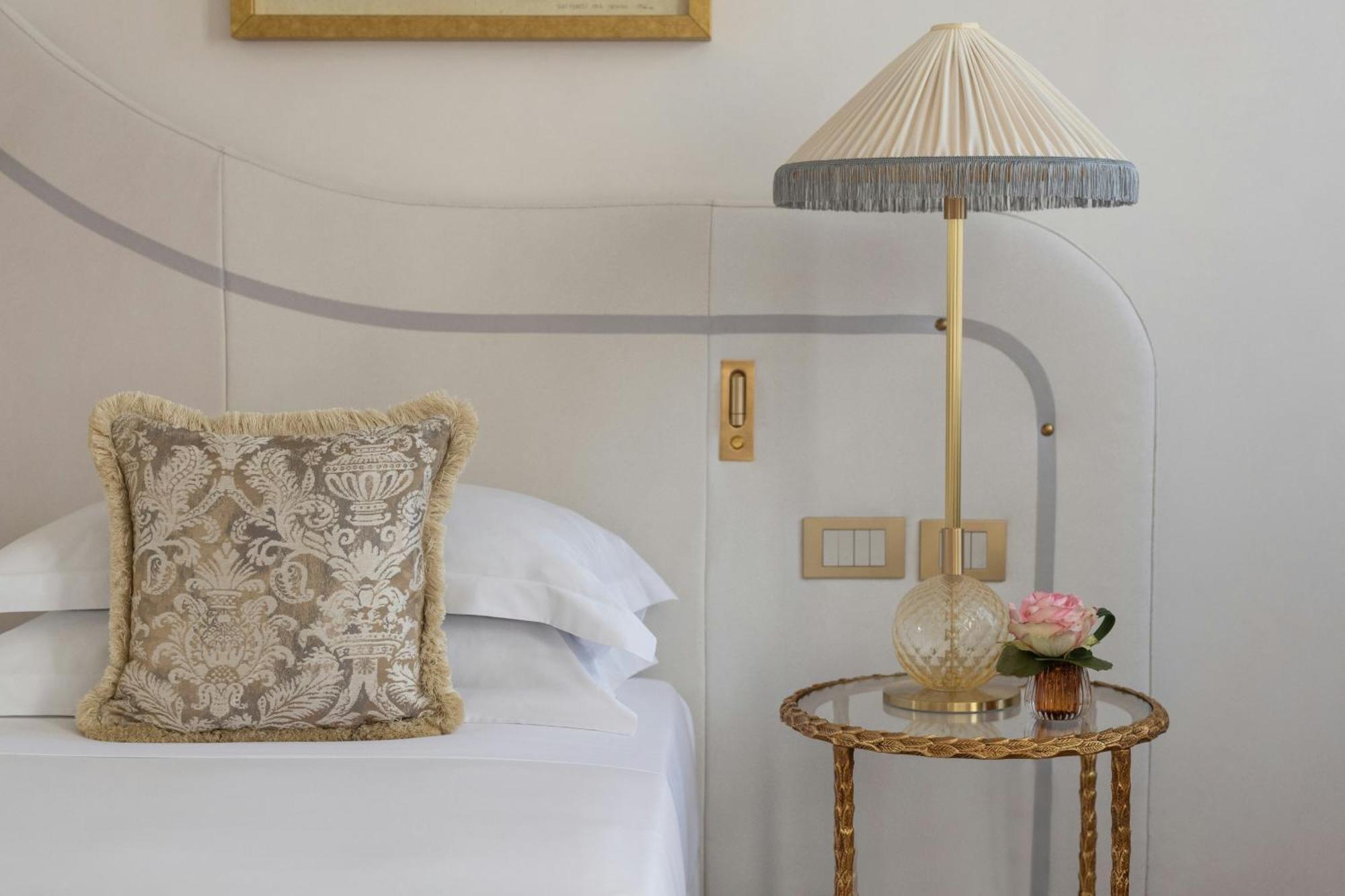 Deluxe Double or Twin Room Lagoon View