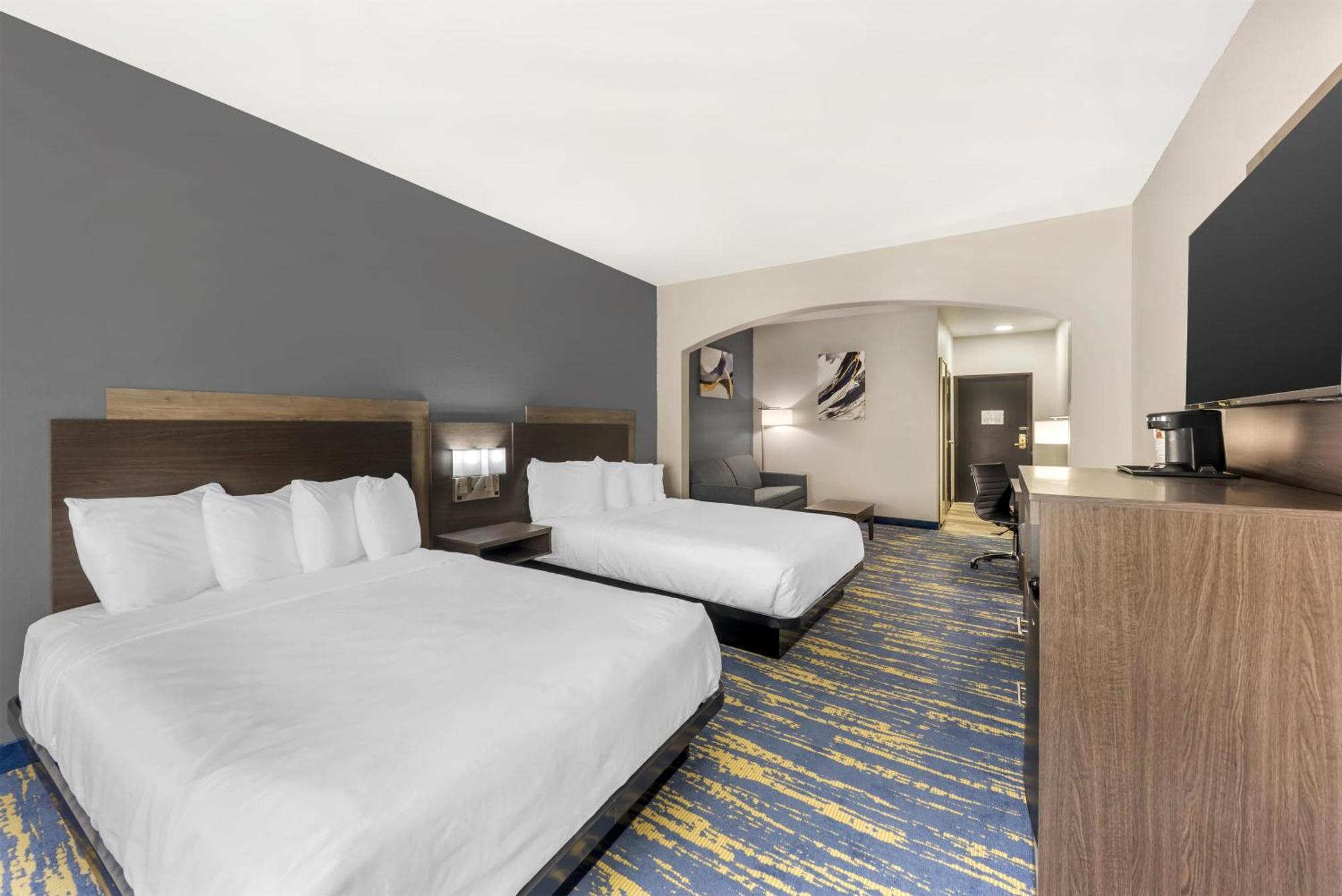 Queen Suite with Two Queen Beds with Sofa Bed