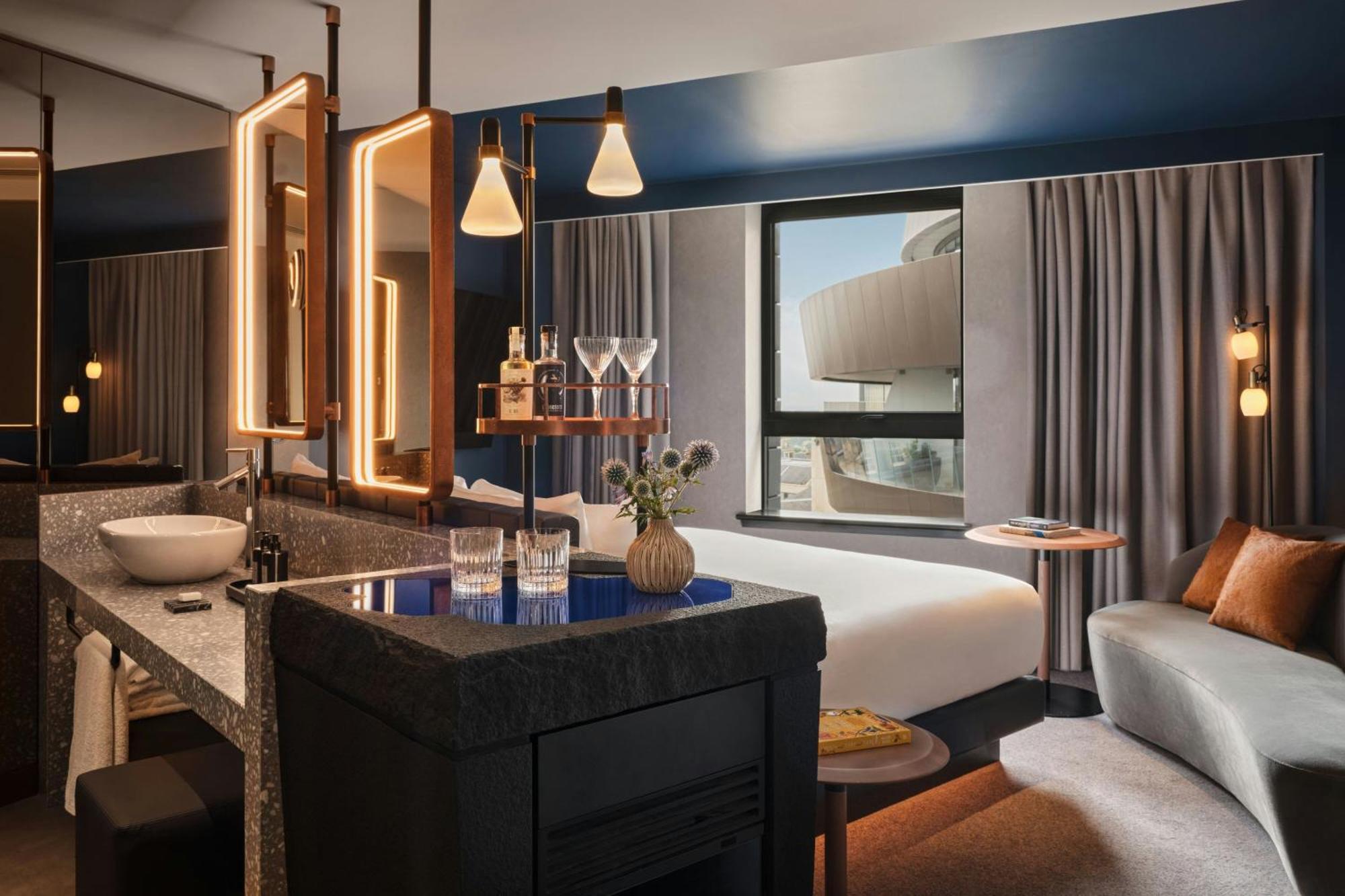 Deluxe King Room