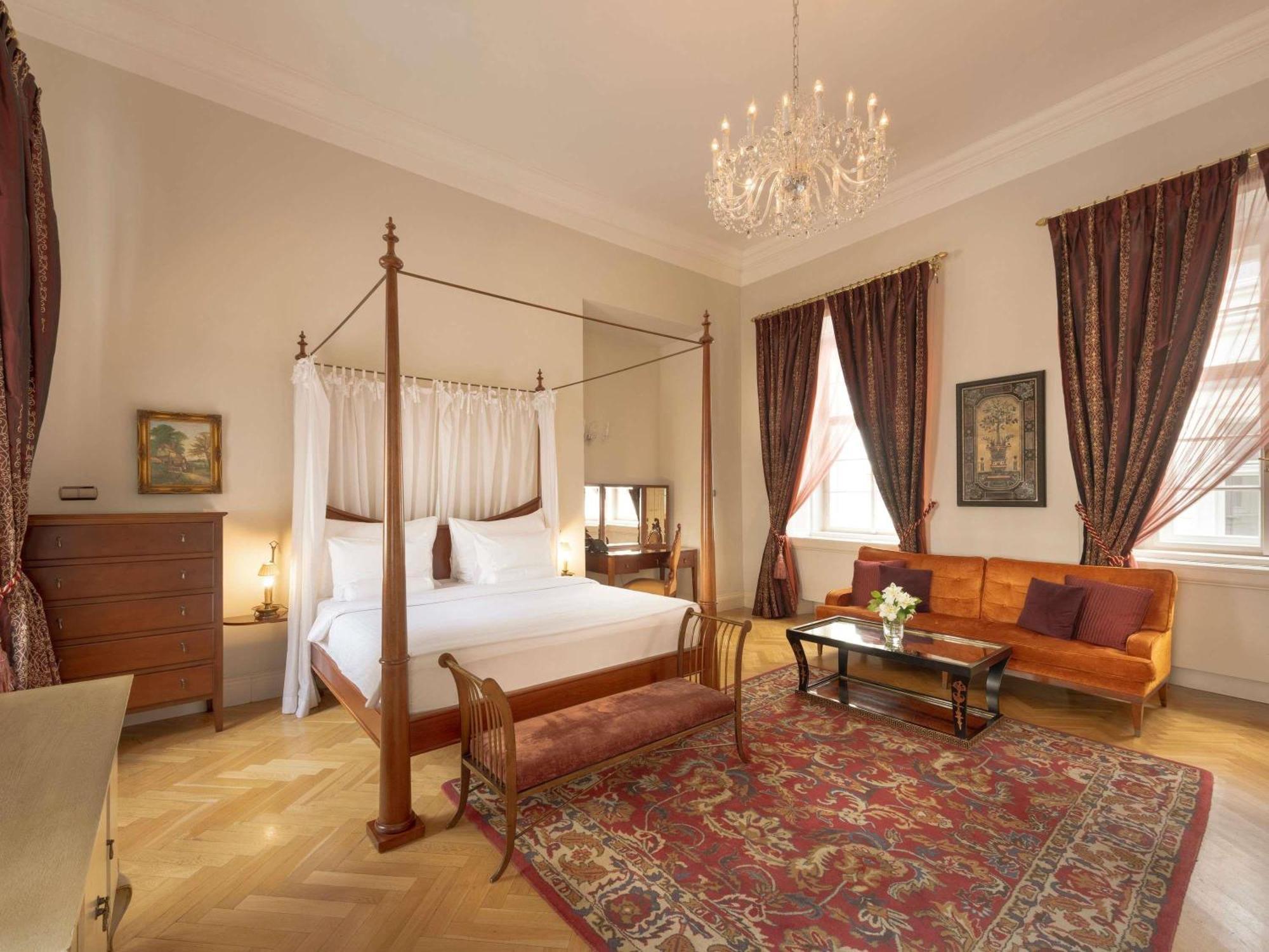 Executive King Room,1739362434:JPEG