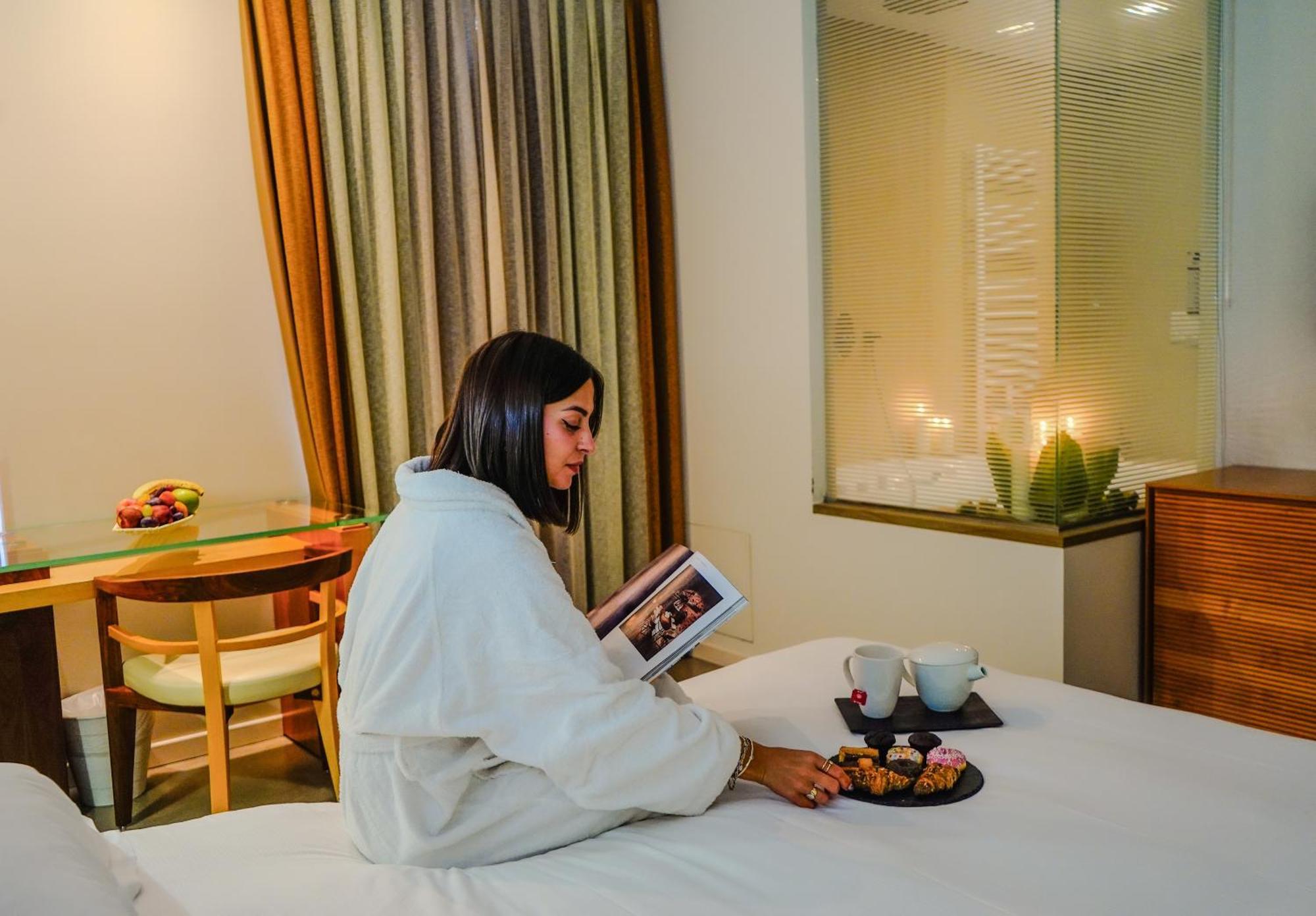 Deluxe Suite with Spa Bath,1739393709:JPEG