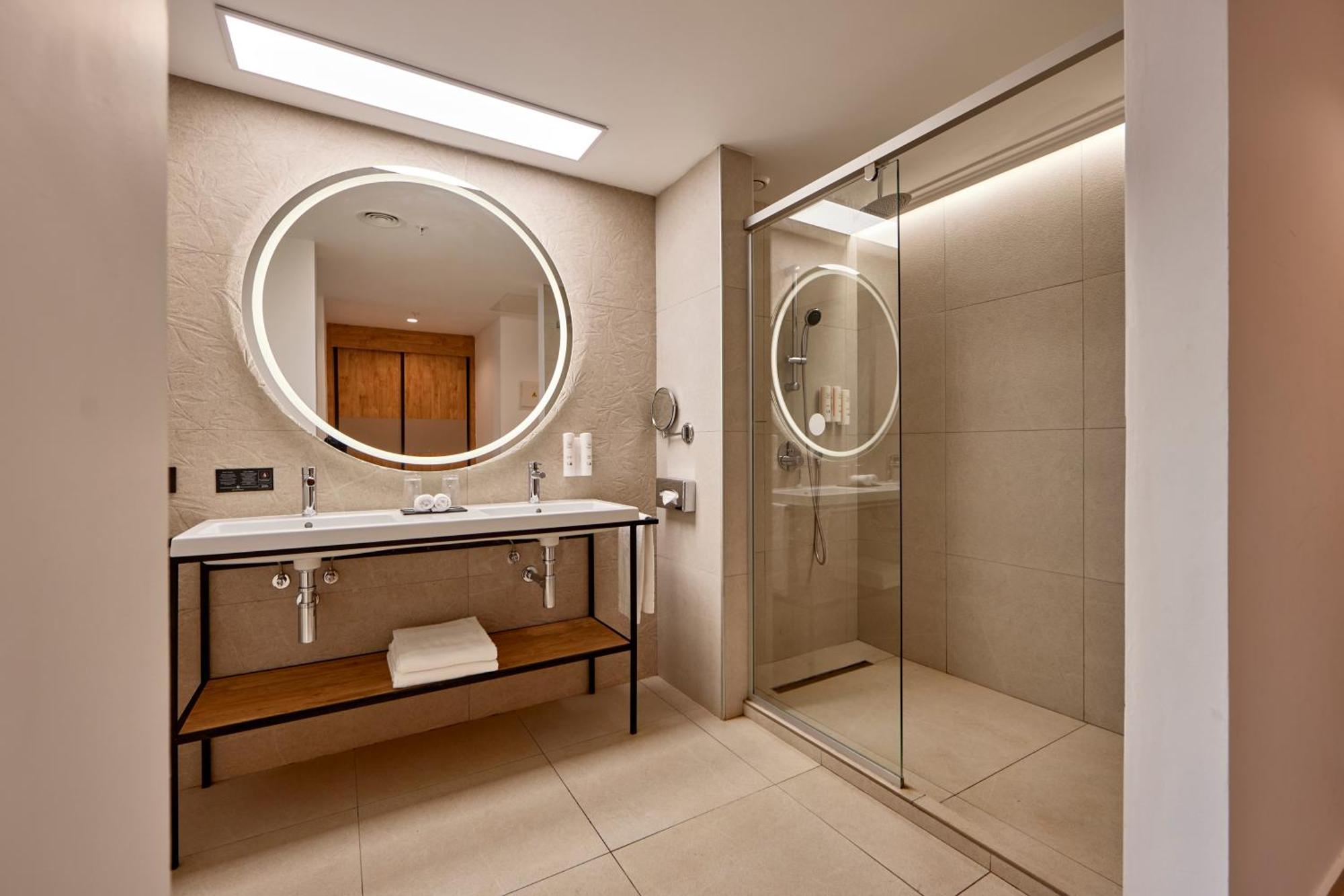 Swim-up Junior Suite – Elite Club