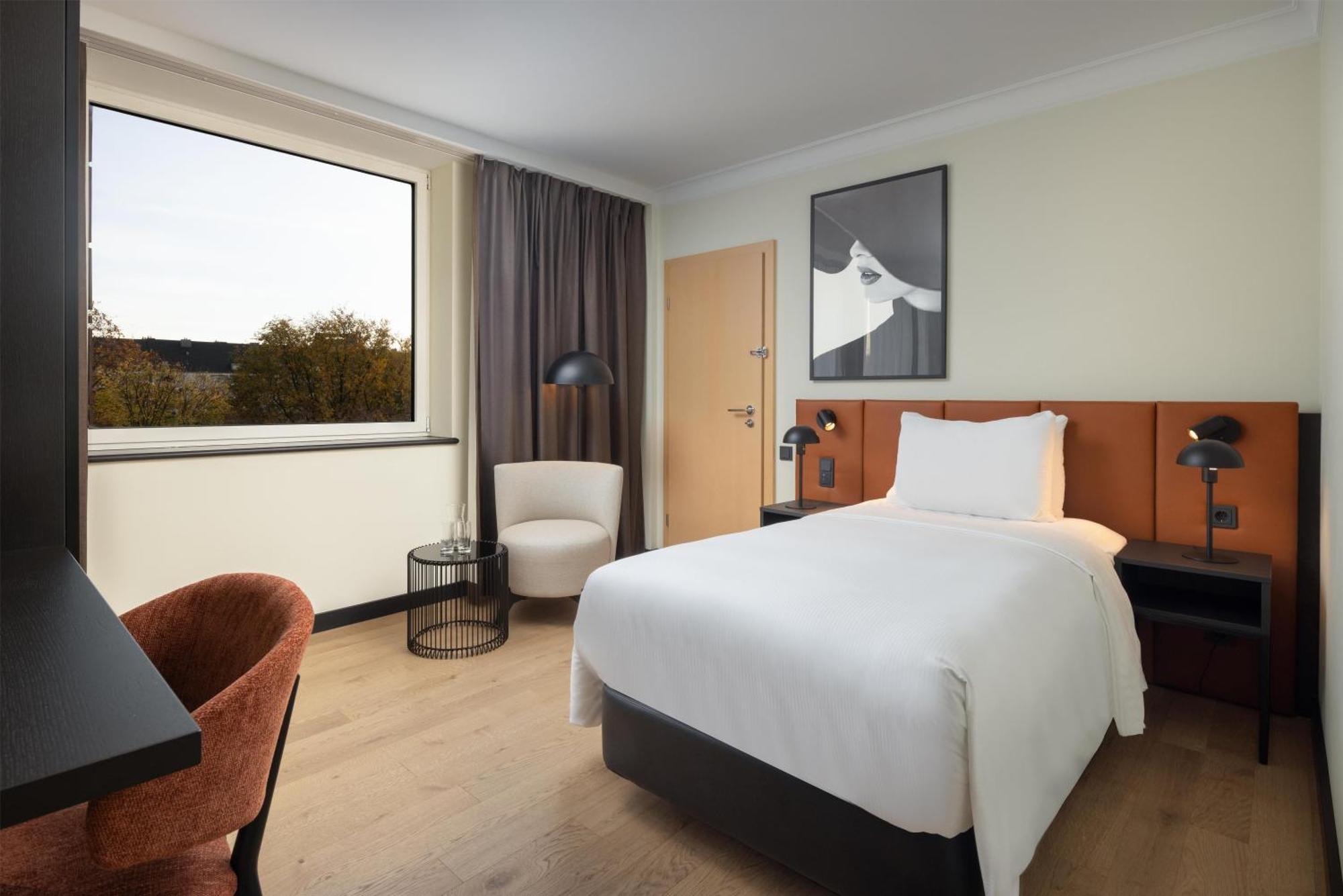 Single Guest Room