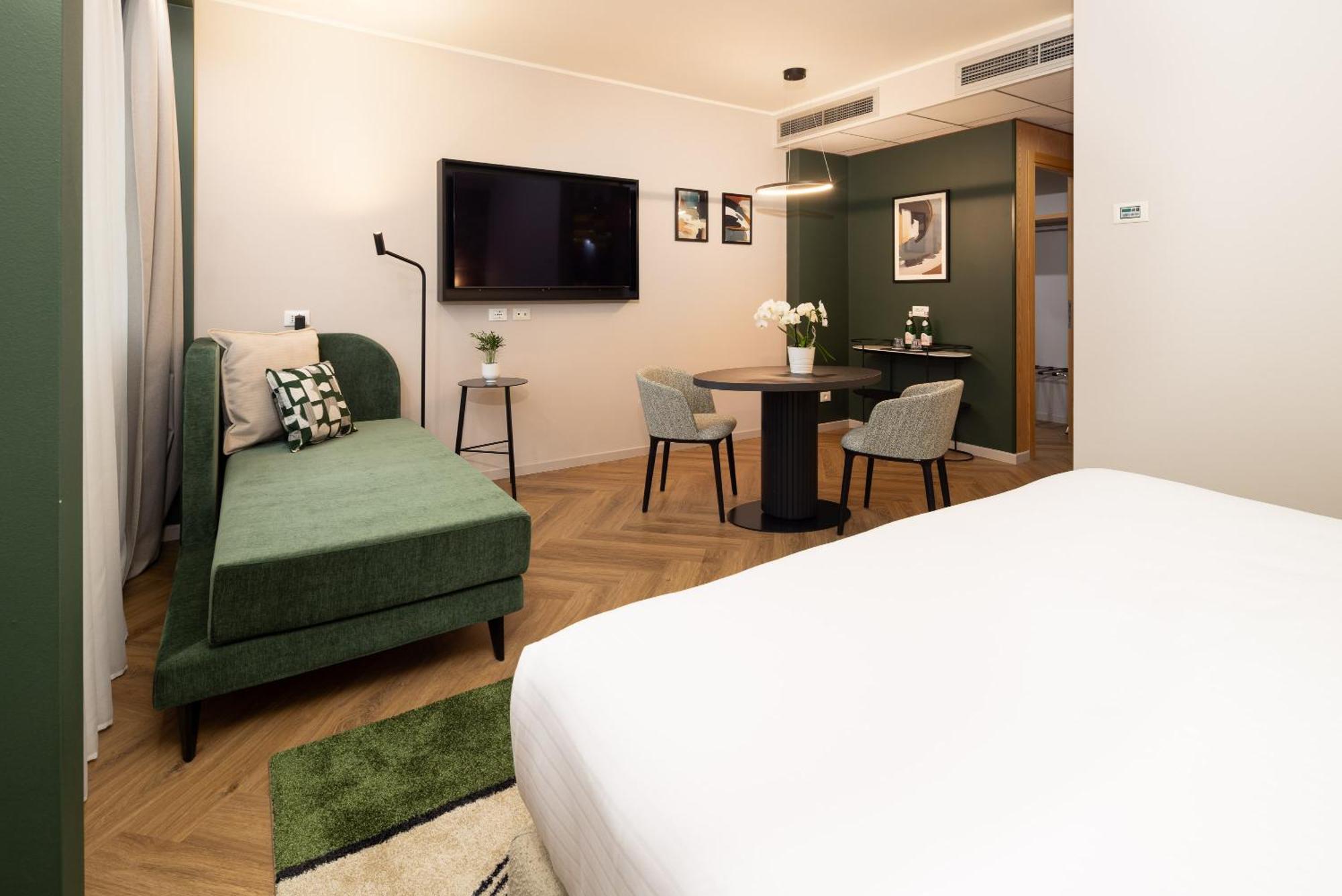 Premium King Room