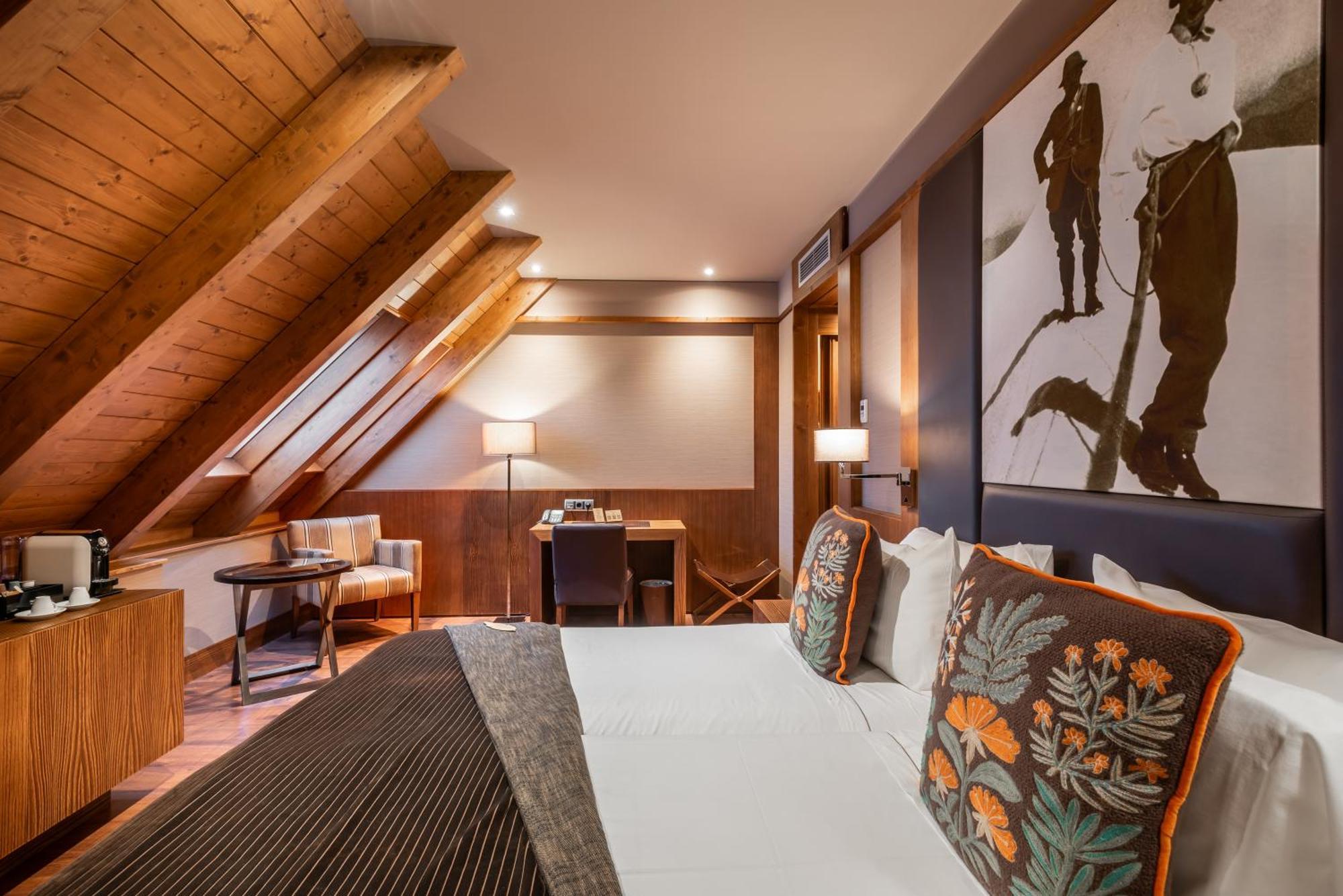 Neu Cabana Room