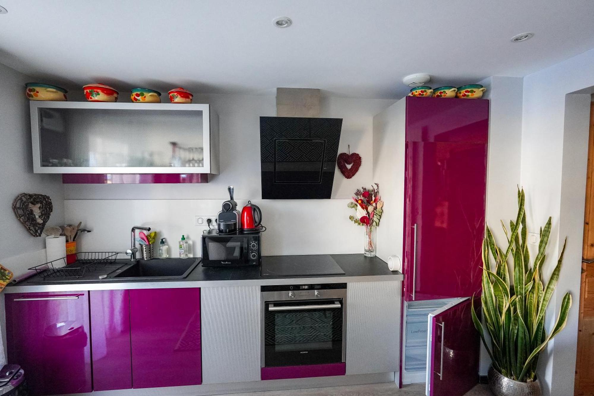 Appartement met 1 slaapkamer, balkon en uitzicht op de bergen.
