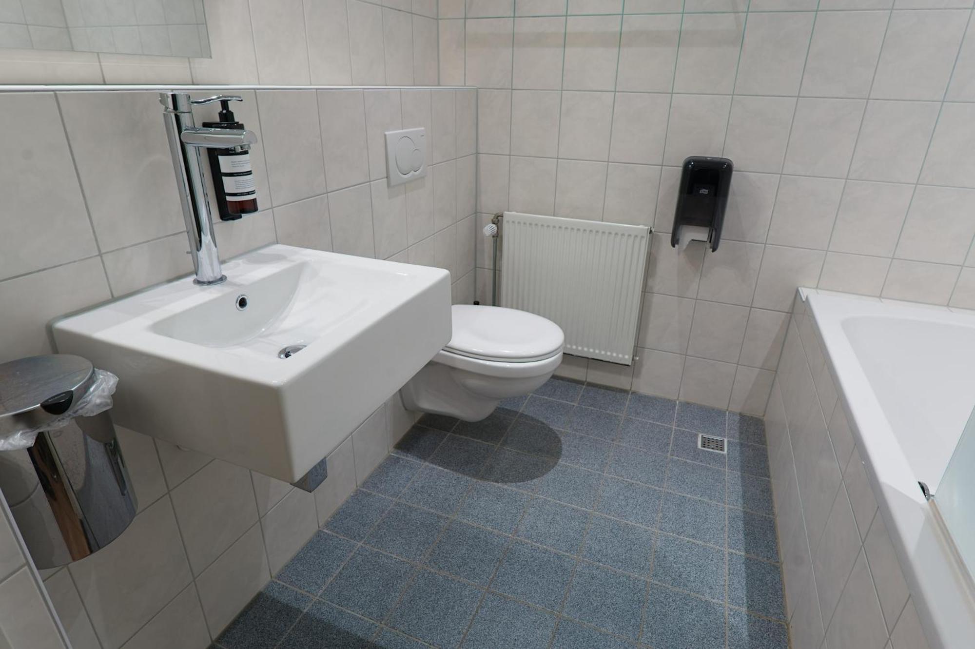 Comfort Twin Room Bath