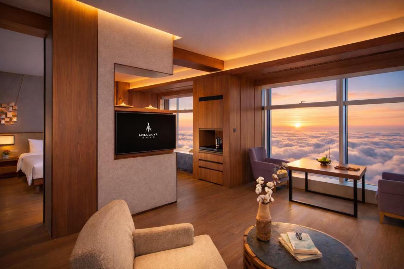 Deluxe King Room with River View - (Hunter Hut Riverside Reverie)