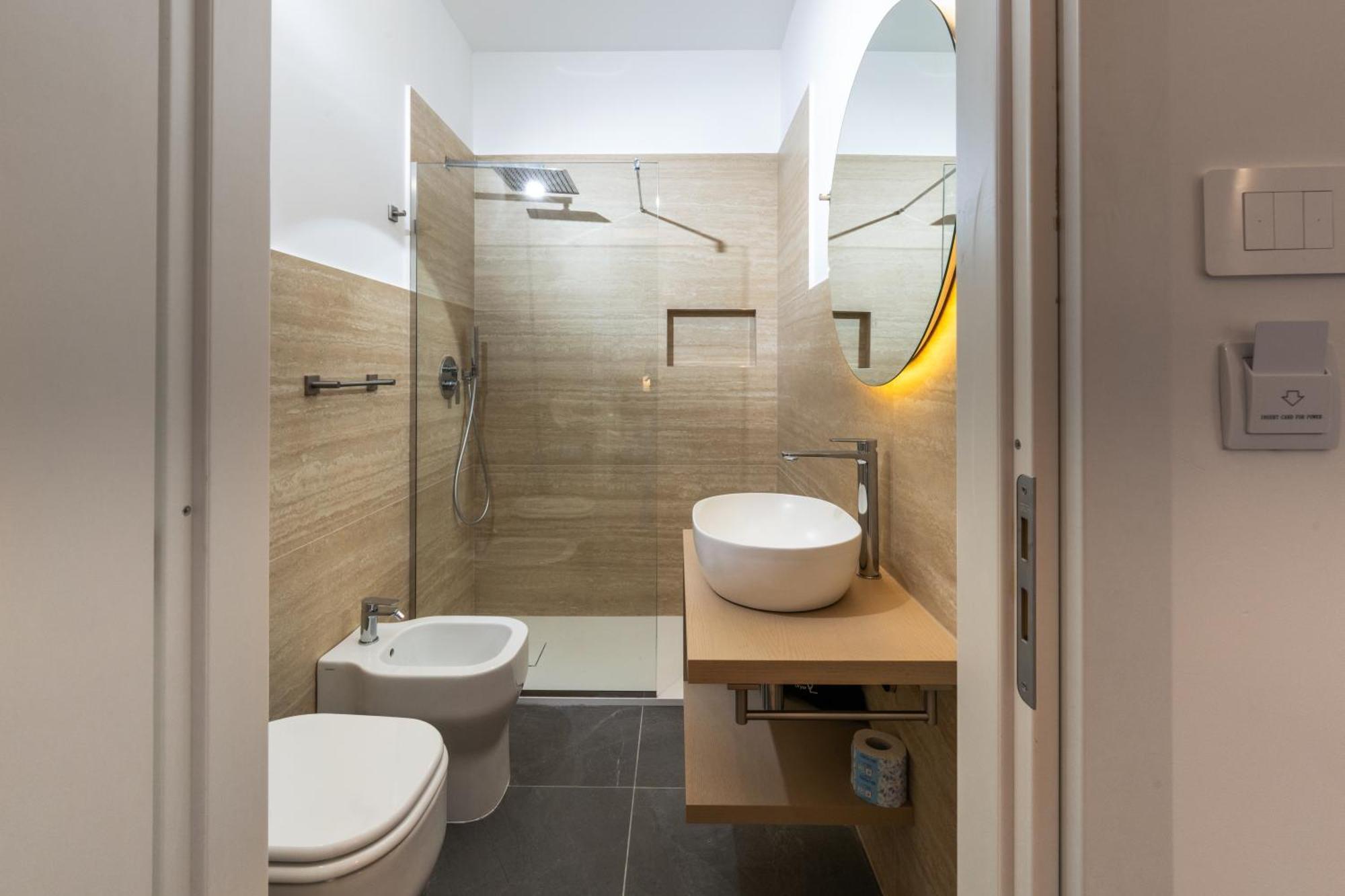 Deluxe Double Room Bath
