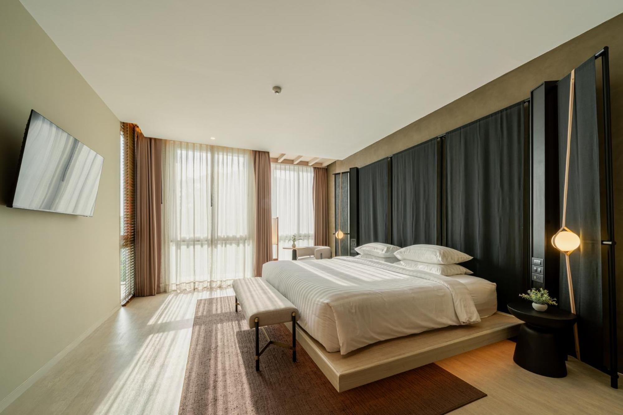 Deluxe Double Room,1742977146:JPEG