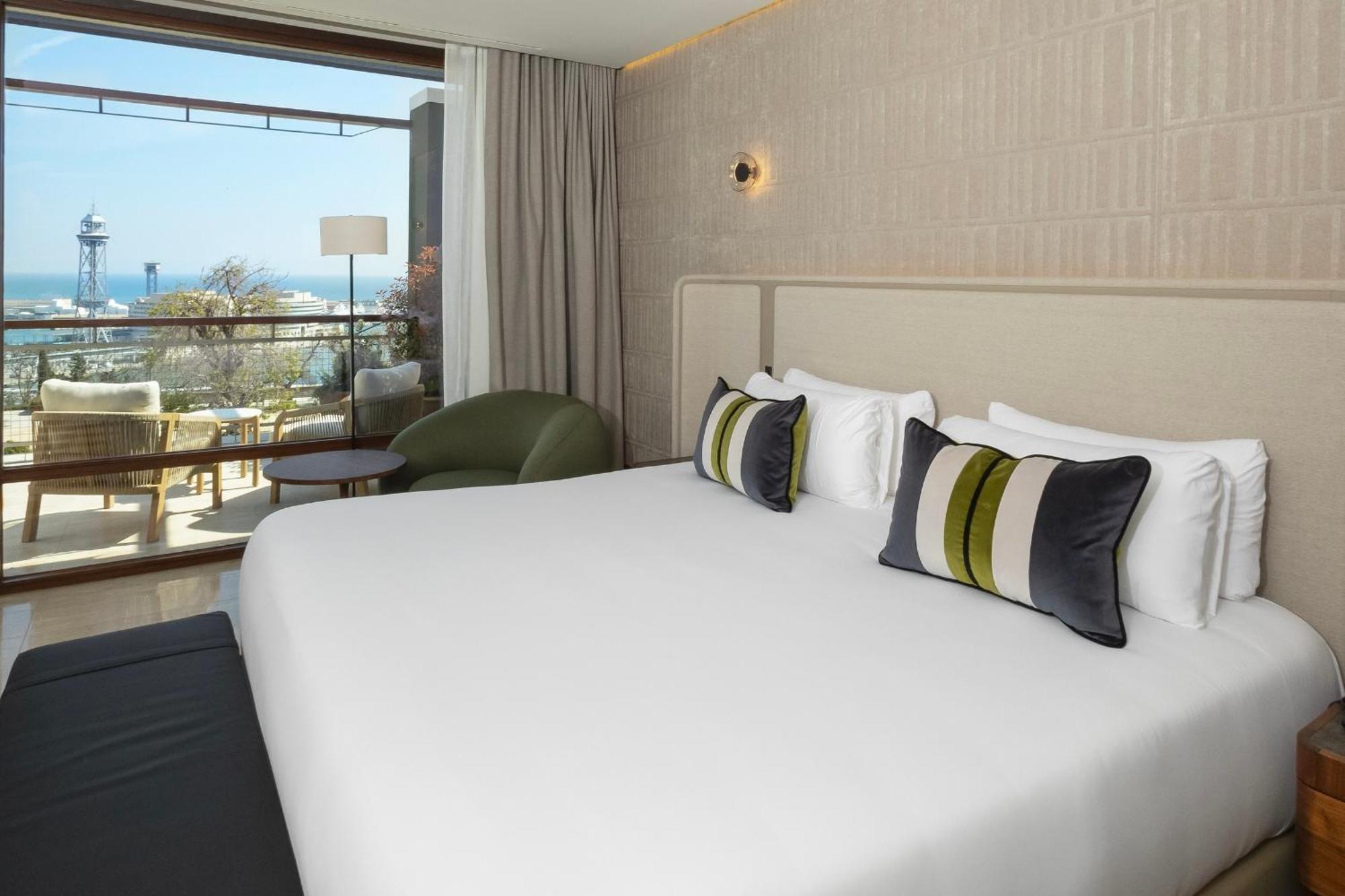 Deluxe tweepersoonskamer met balkon en uitzicht op zee