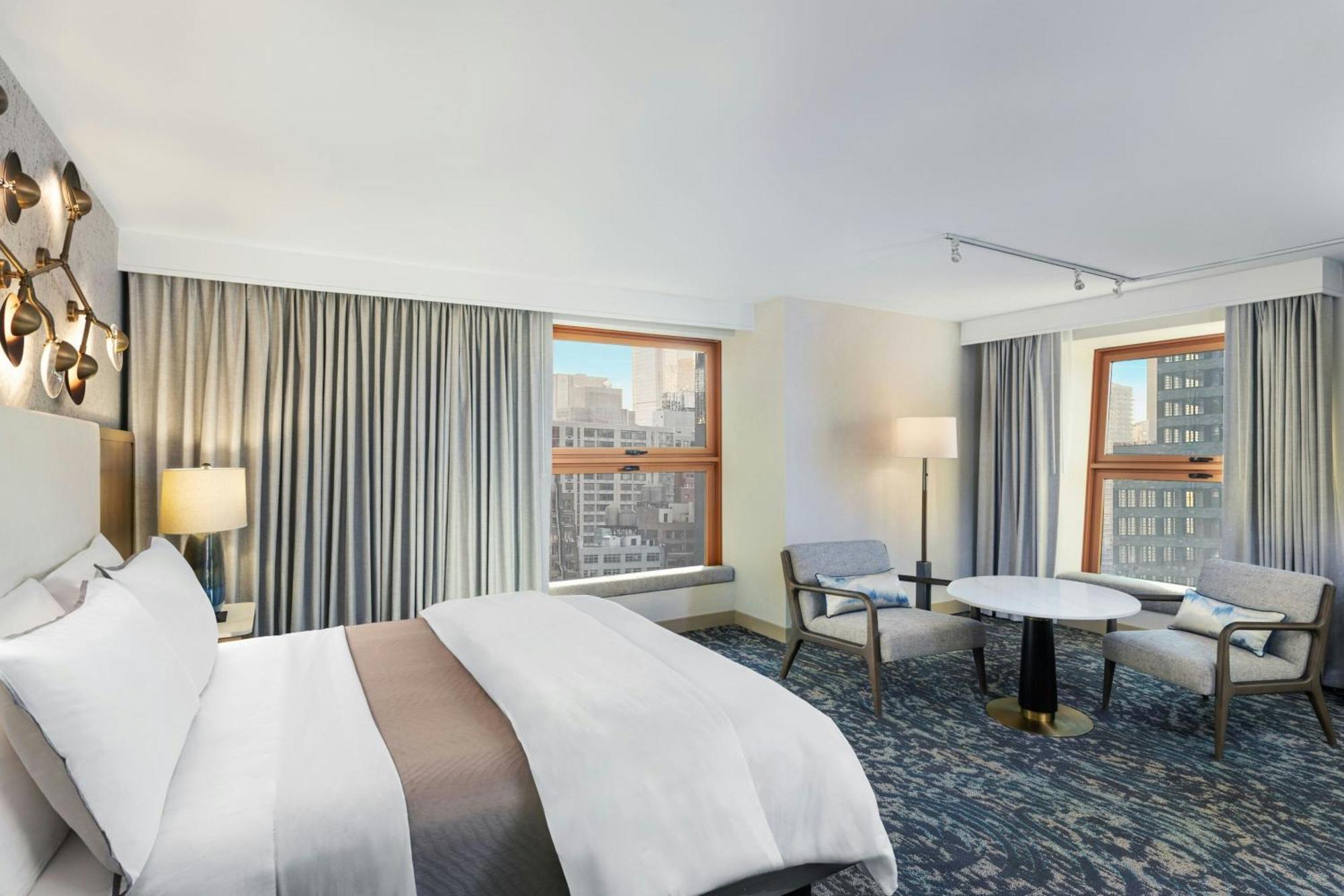 Grand Deluxe Corner King Larger Guest room 1 King,1772893566:JPEG