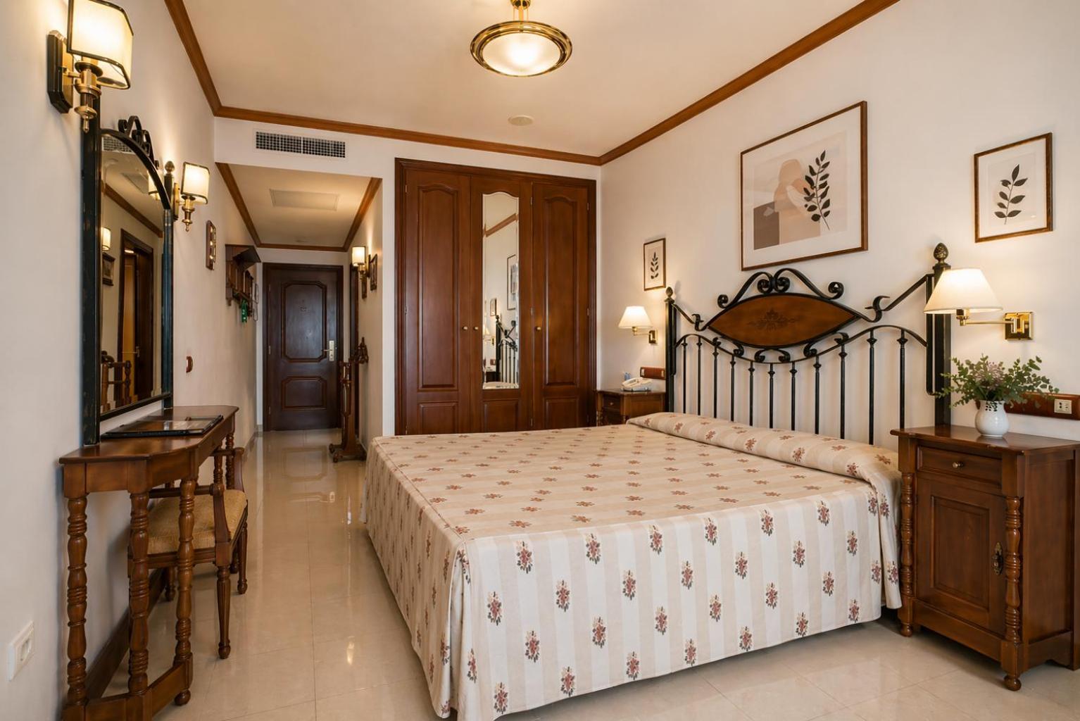 Double or Twin Room Sea View