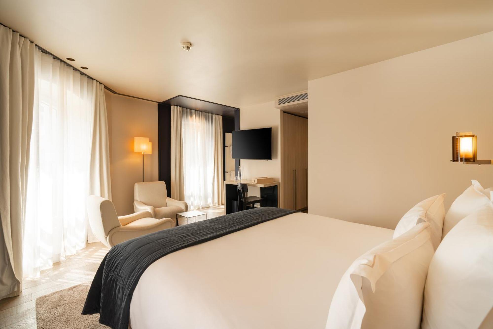 Deluxe Double Room,1769820998:JPEG