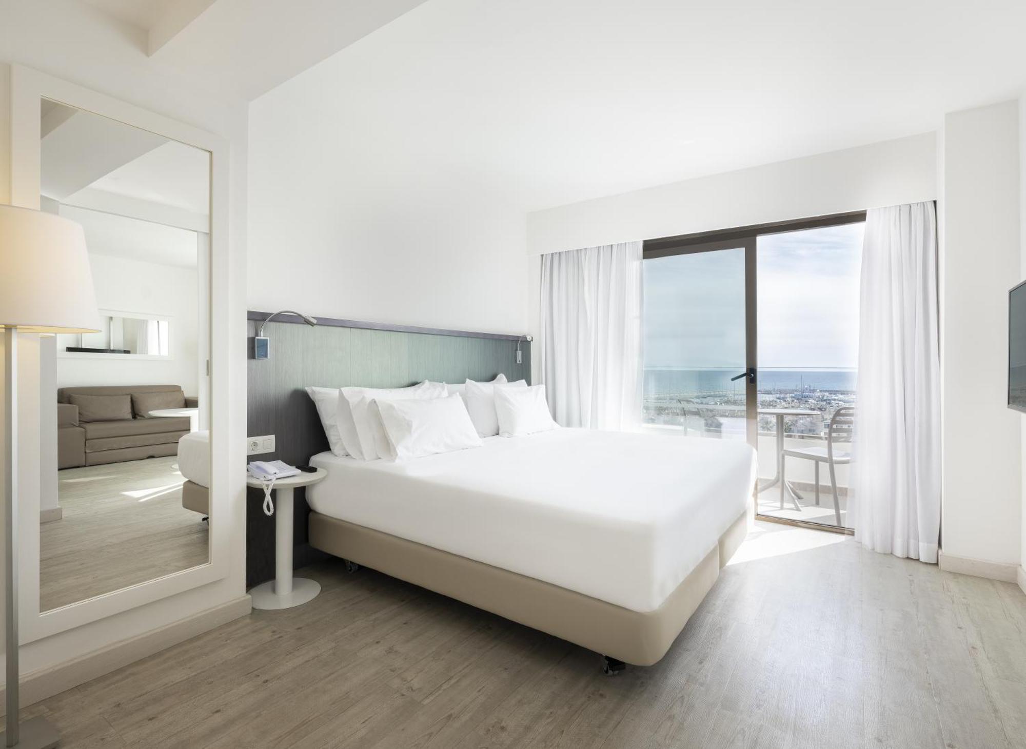 Suite Premium con vistas laterales al mar