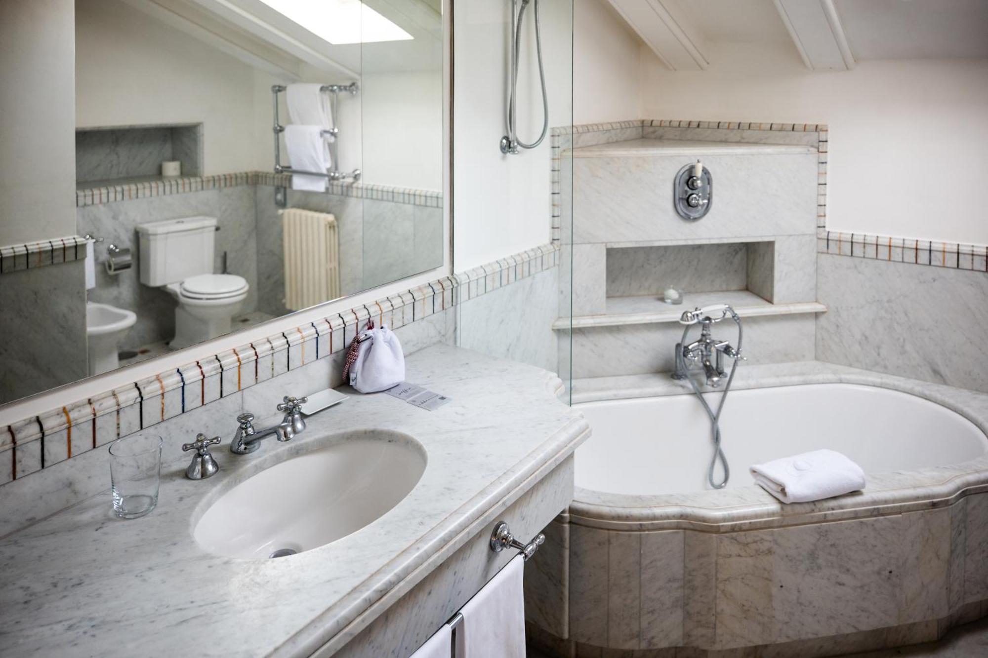 Romantic Double Room Spa Split Level