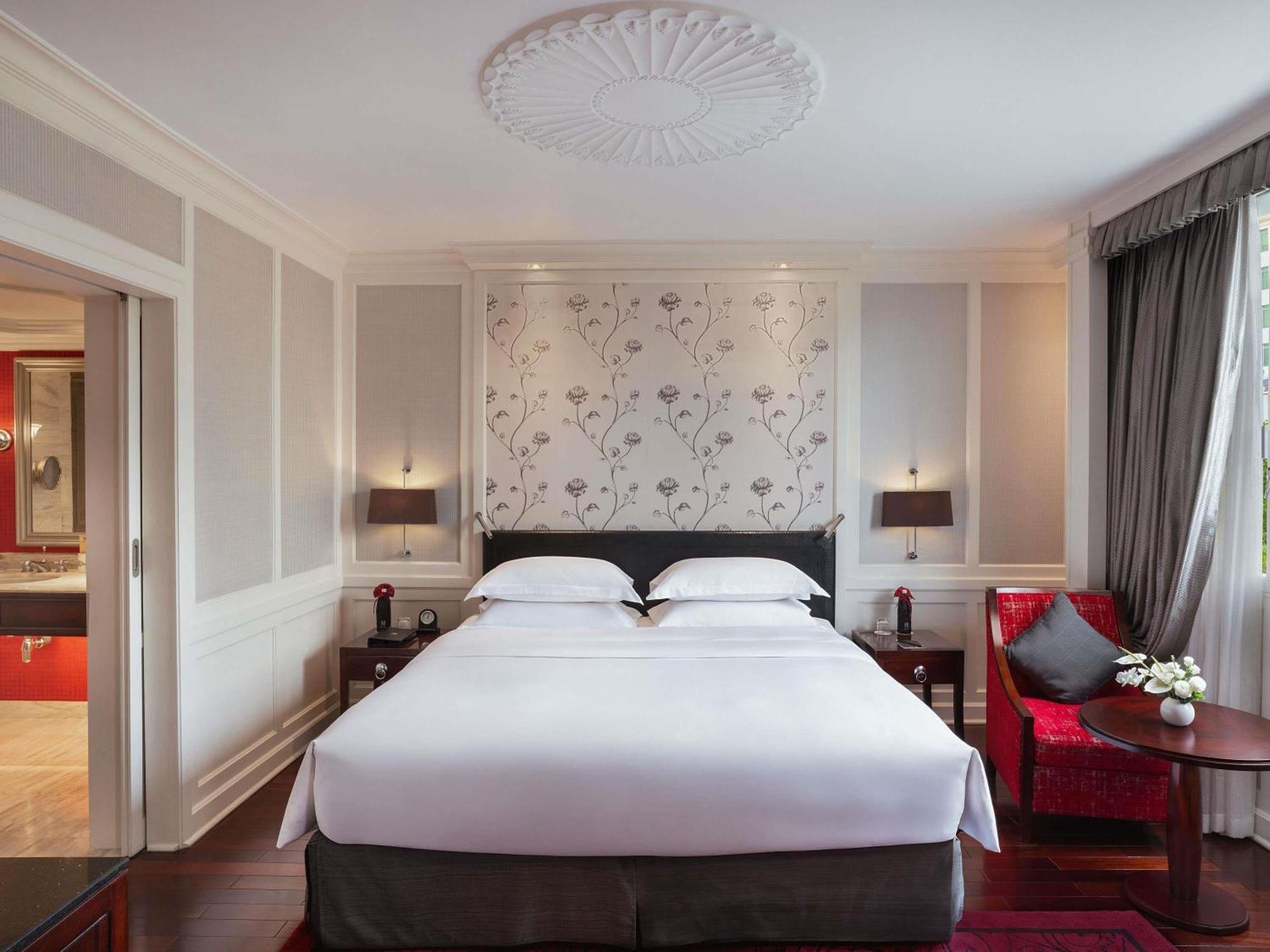 Opera Wing Prestige Suite with King Bed and Lounge Benefits