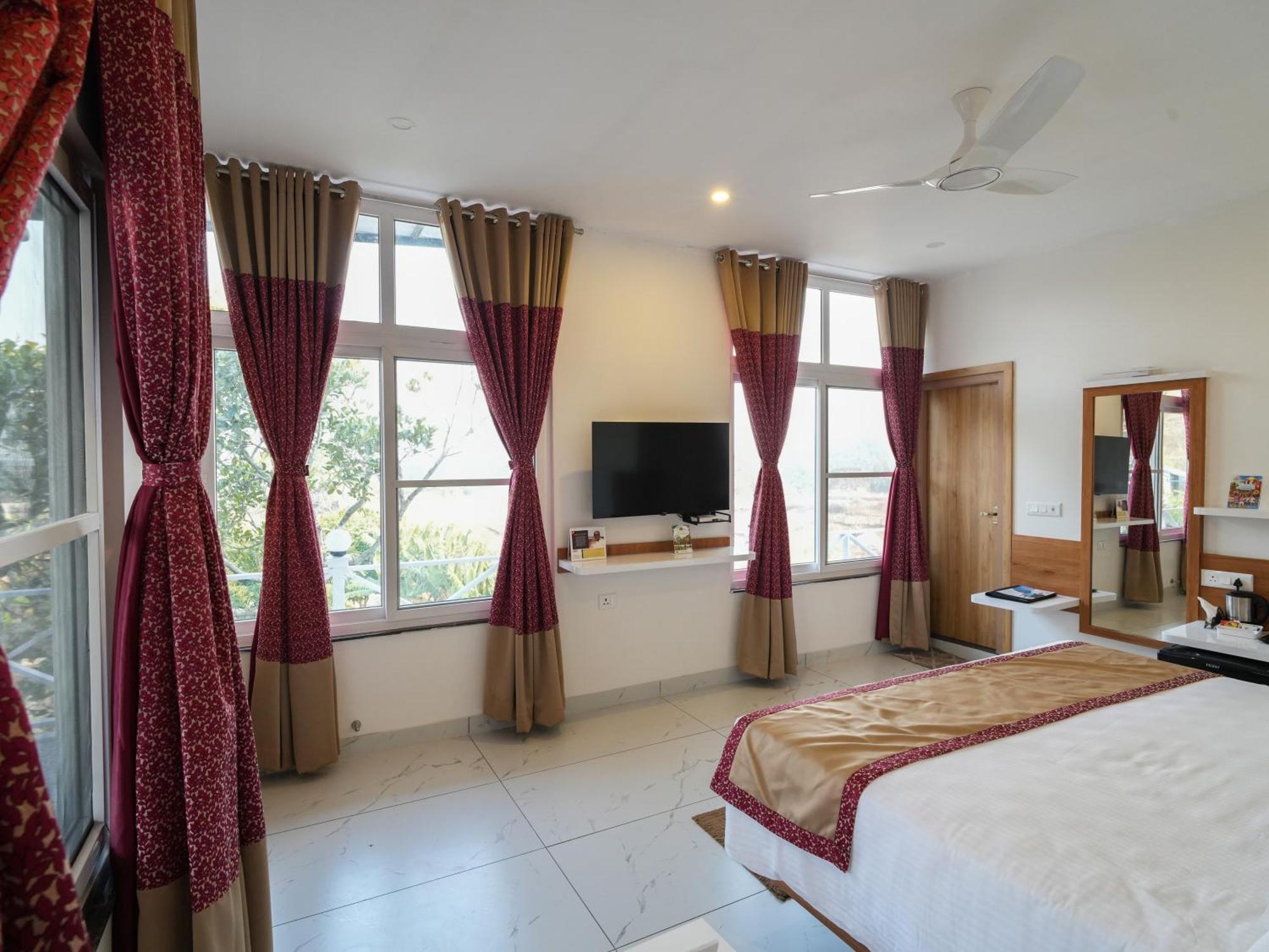 Club Room King & Sofa Bed Exclusive Sitout