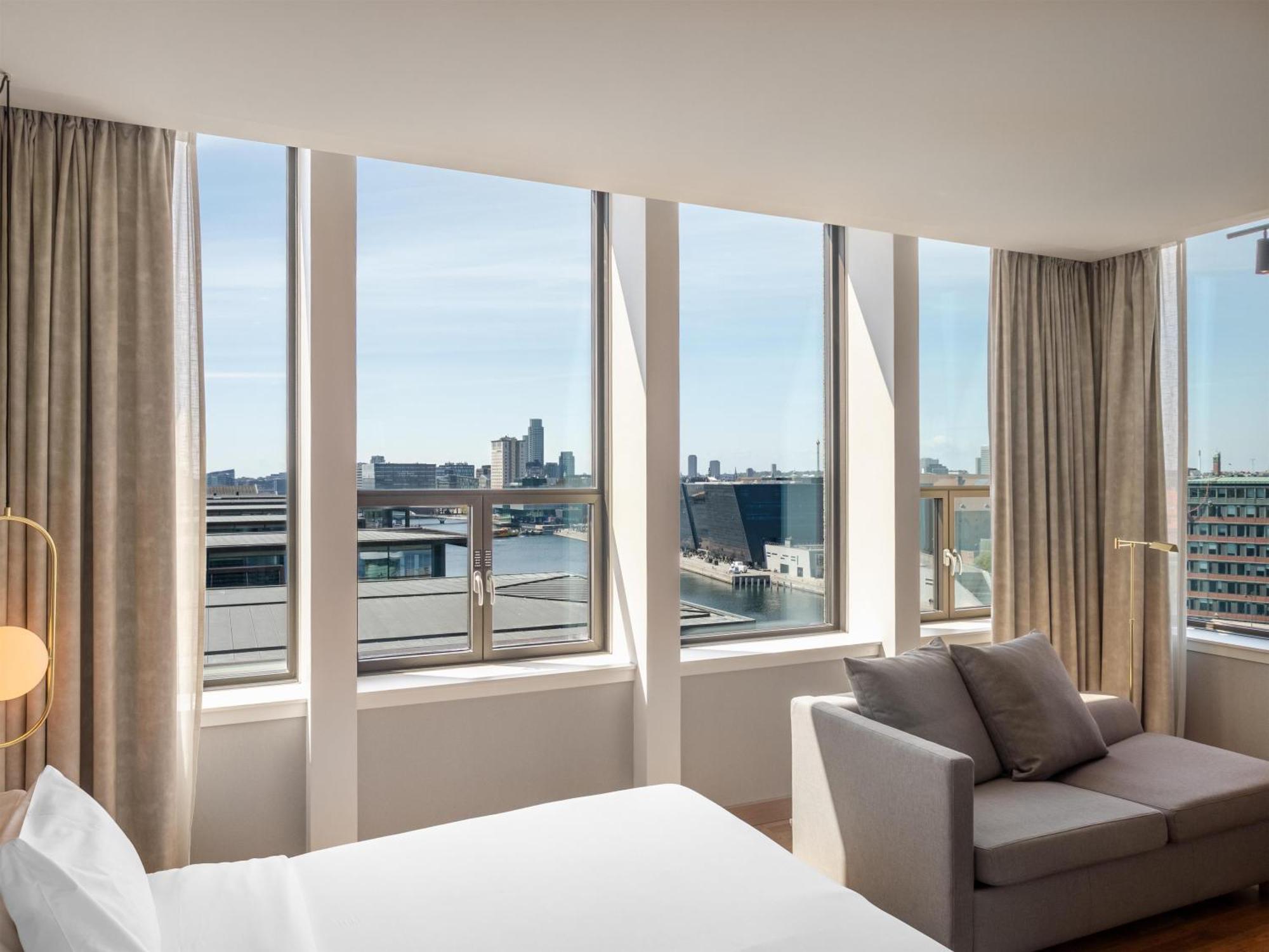 Junior Waterfront Suite with View and Extra Bed (2 Adults + 1 Child)