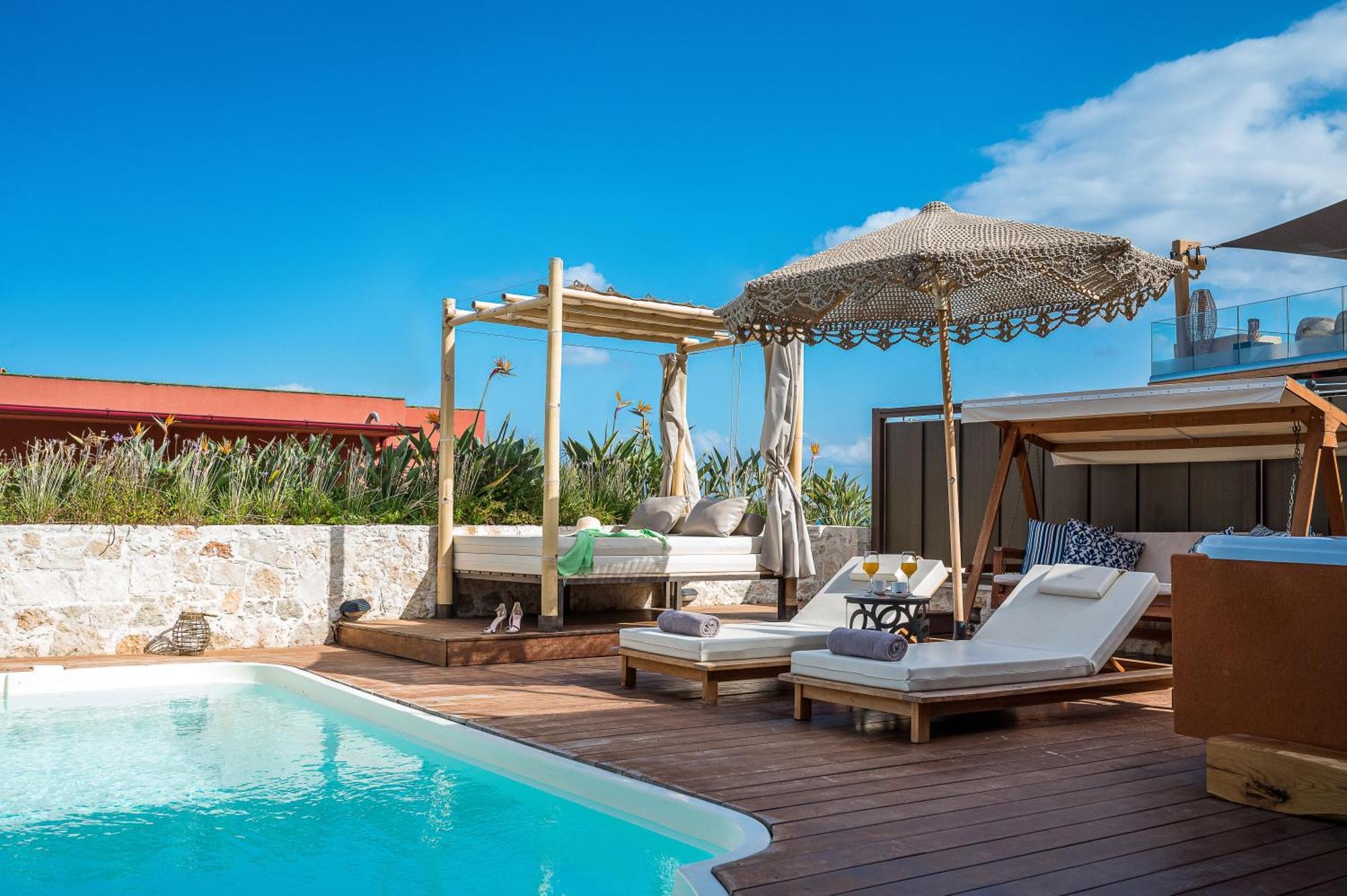 Suite 2 Chambres Platinum avec Bain à Remous Extérieur et Piscine Privée
