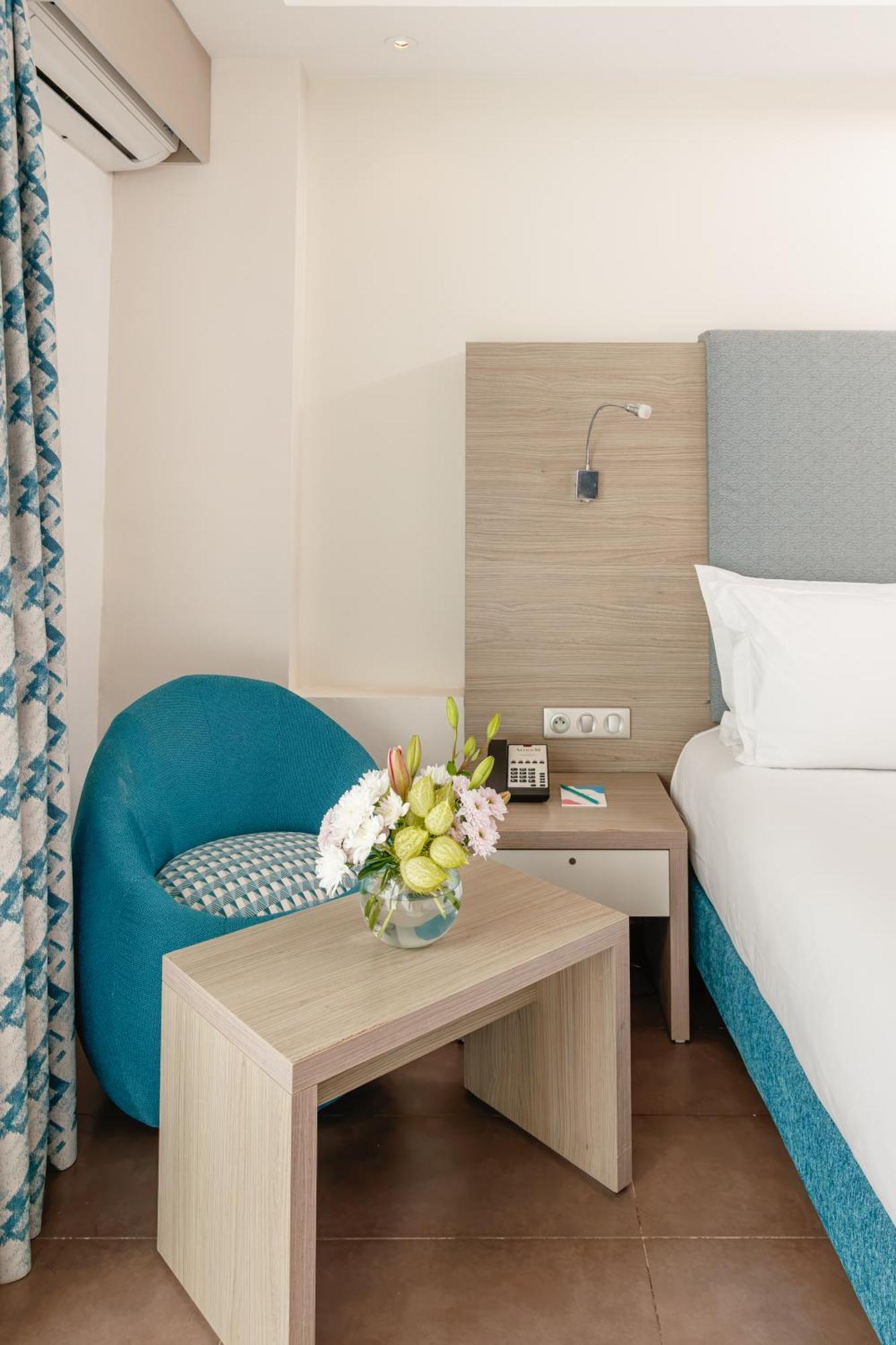 Doppelzimmer mit Poolblick