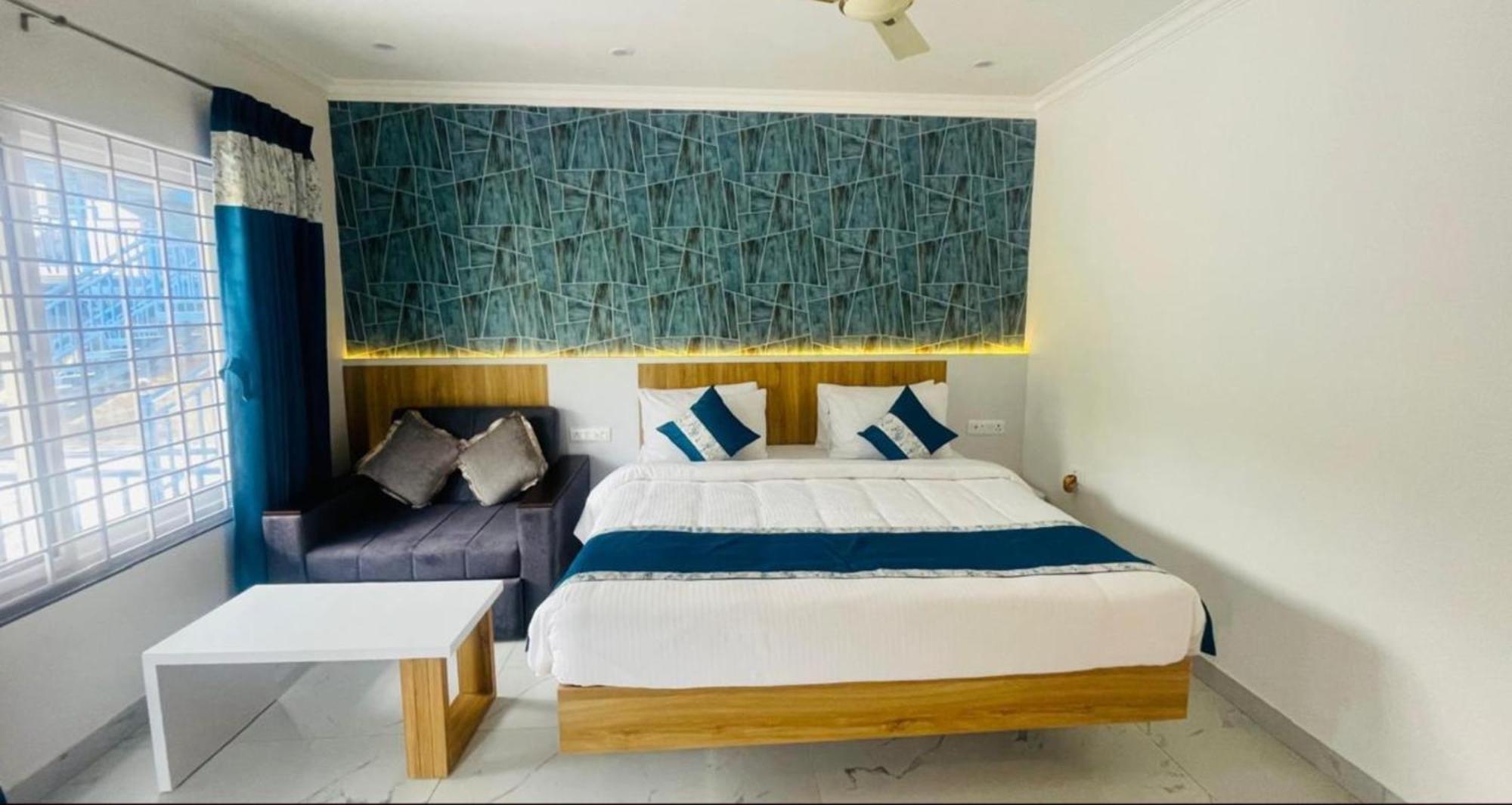 Cottage King & Sofa Bed Sitout