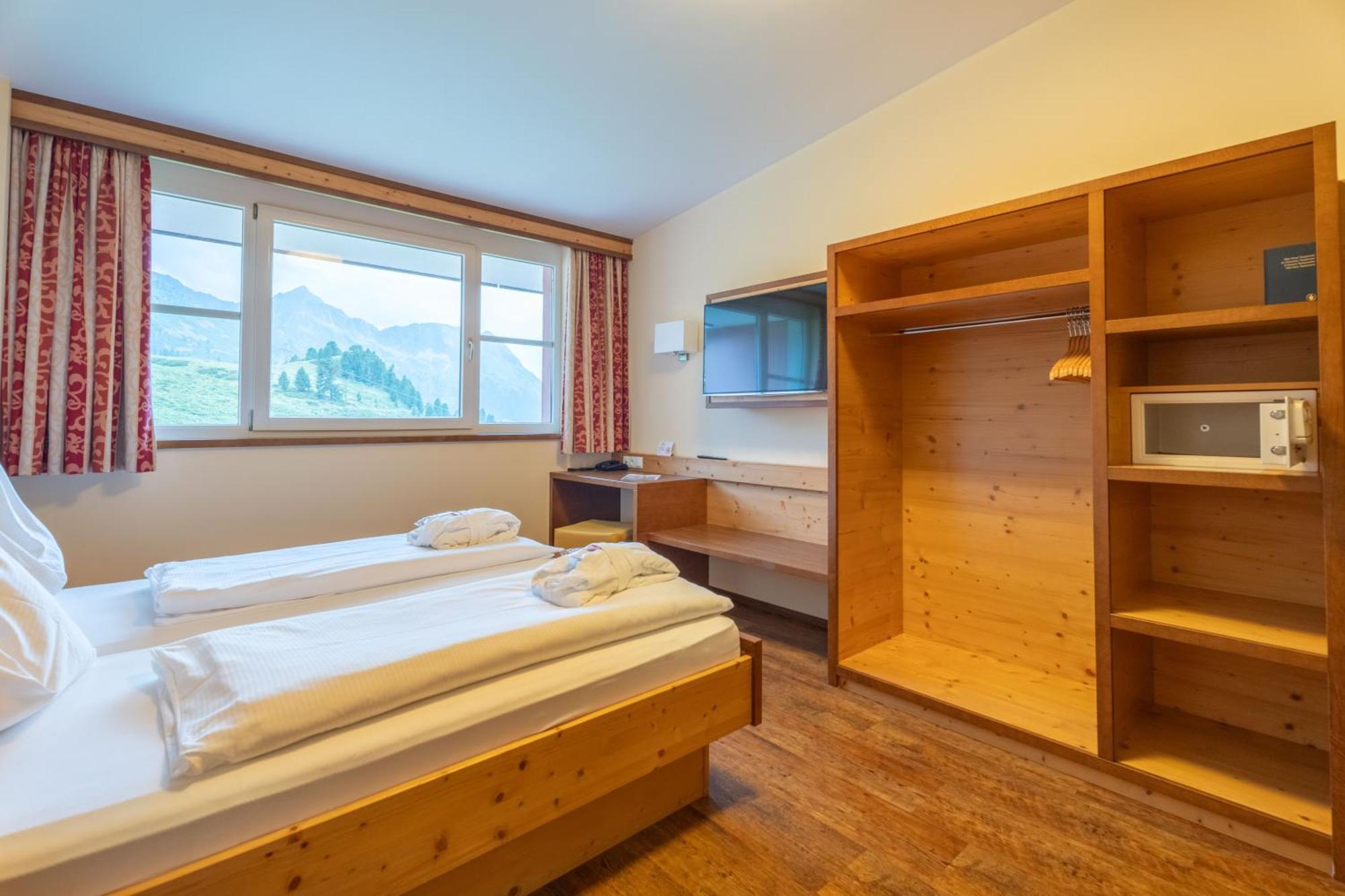 Double Room Mountain View