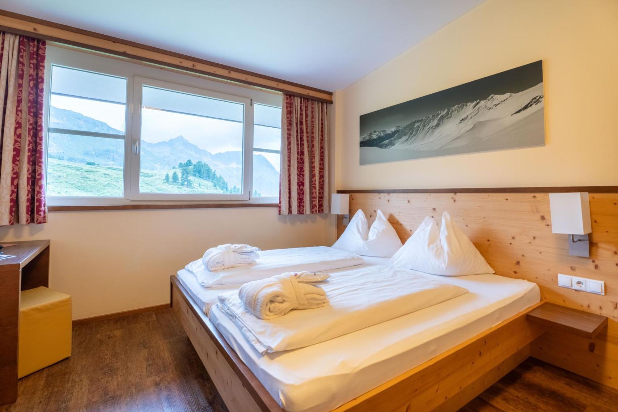 Double Room Mountain View
