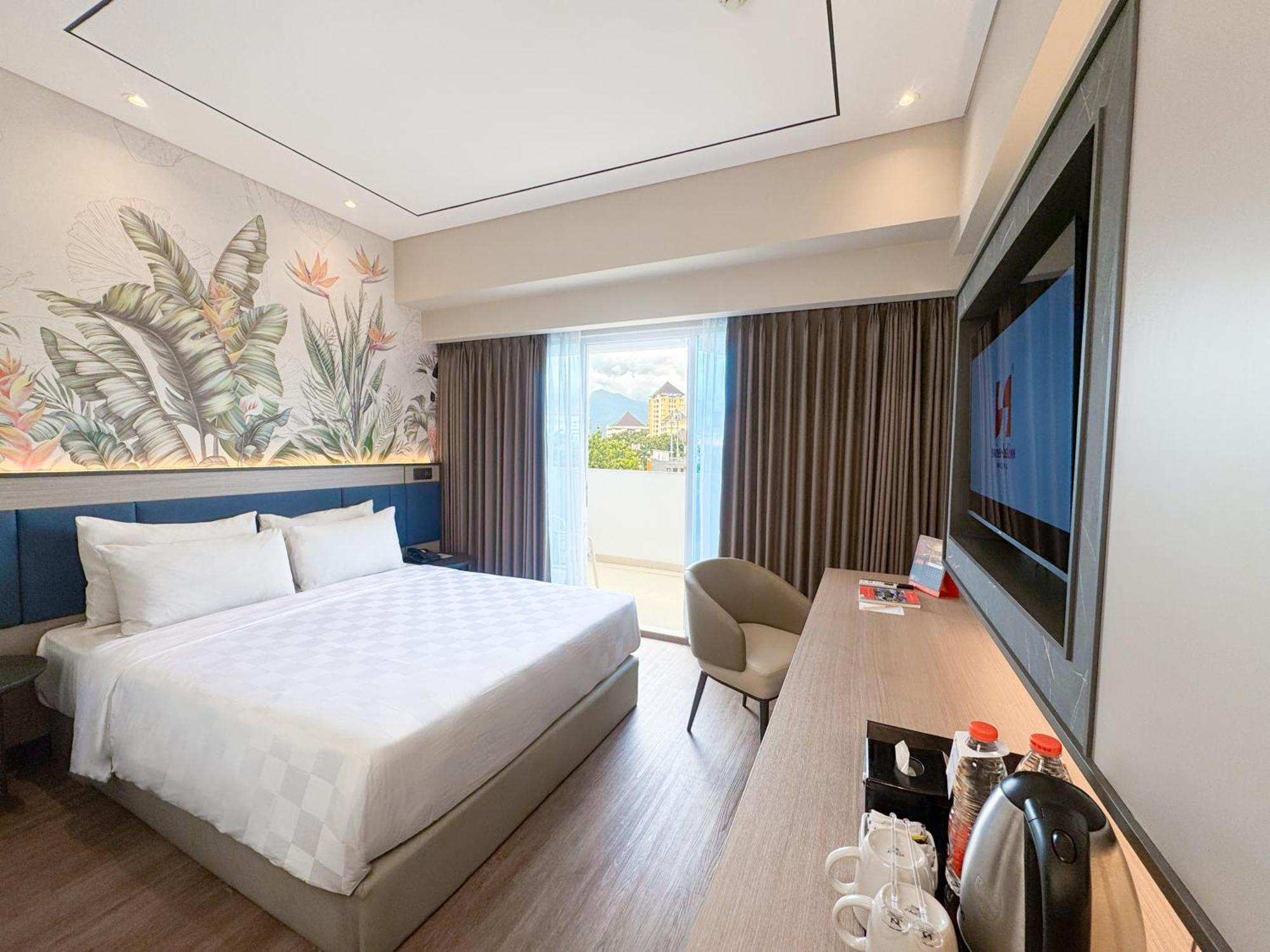 Superior Deluxe Queen Room