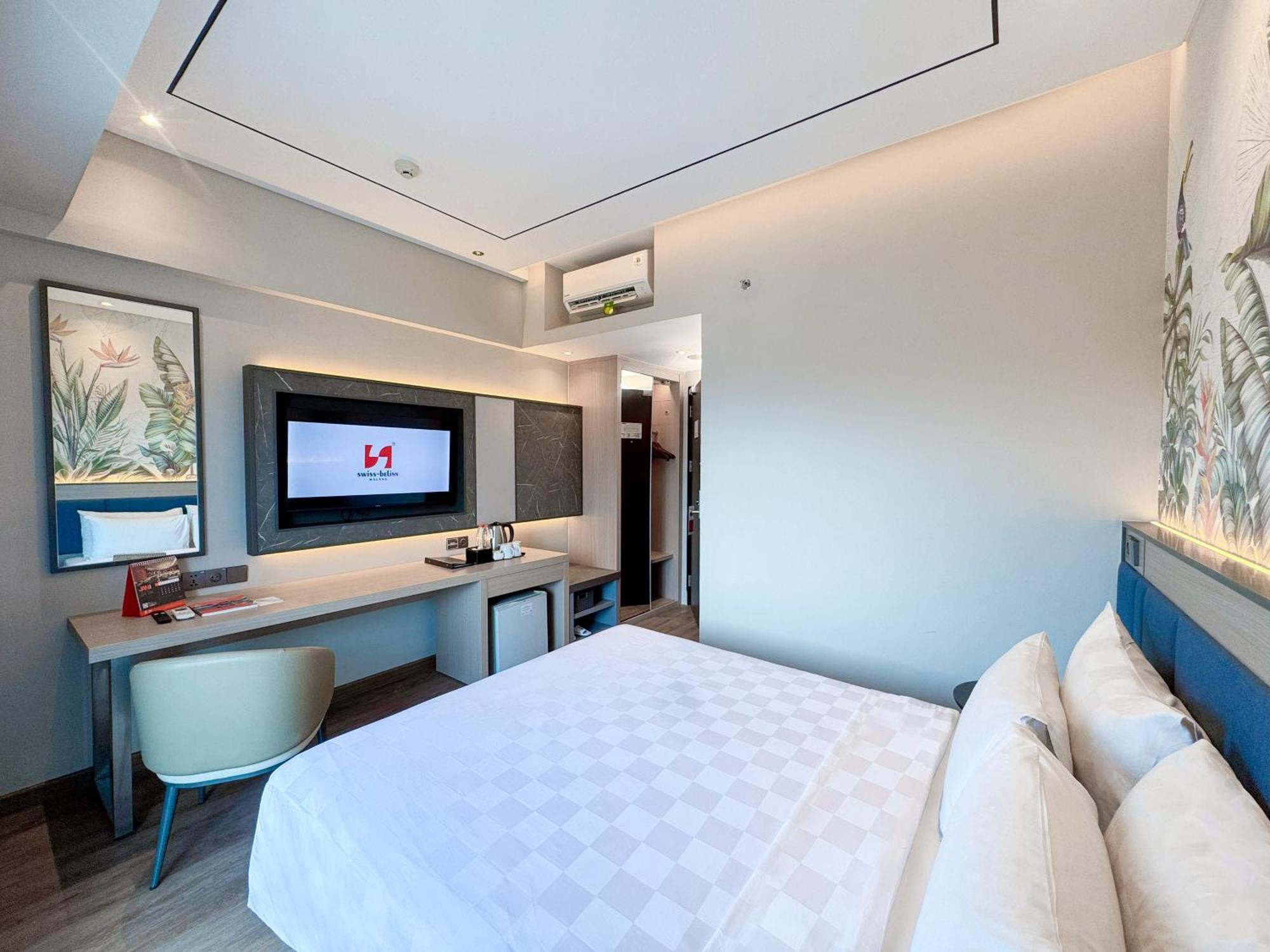 Superior Deluxe Queen Room