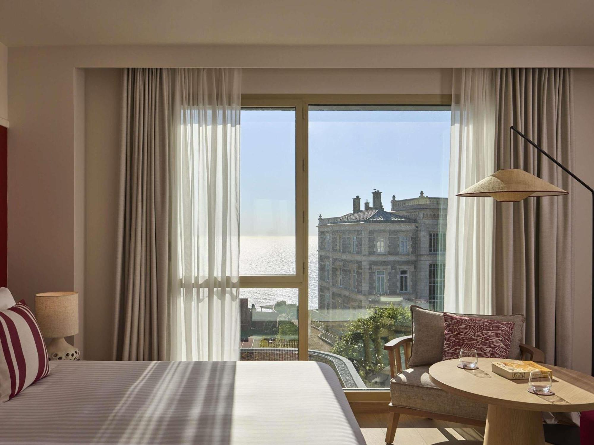 Deluxe Panoramic King Room Ocean View