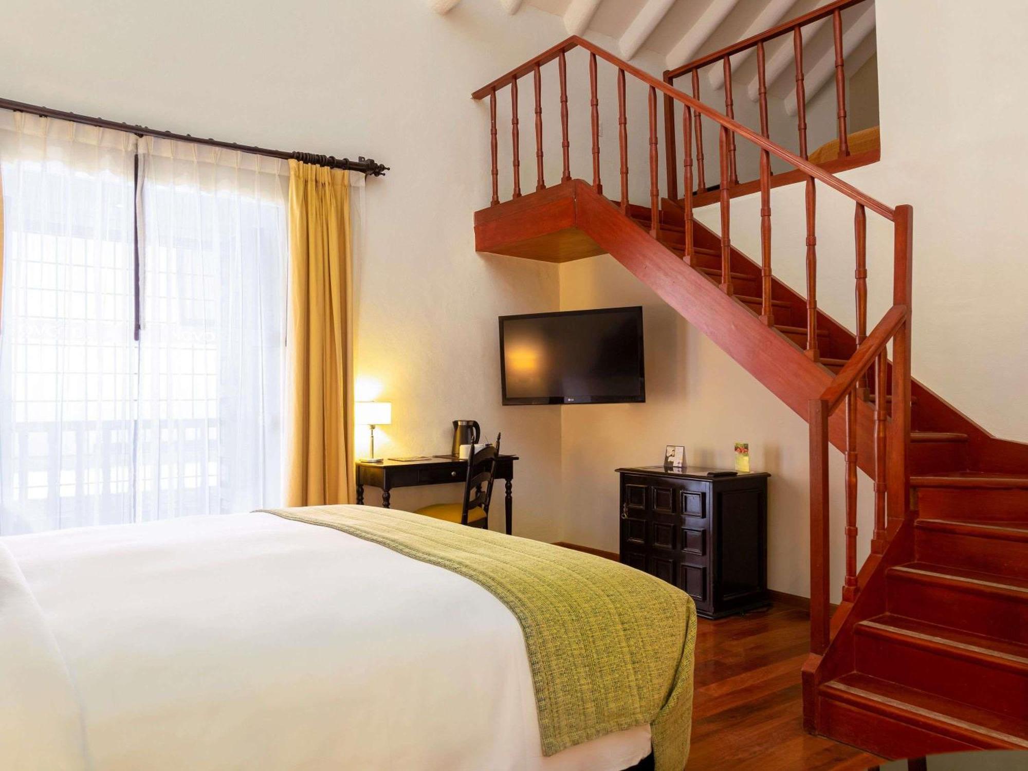 Colonial Family Duplex Room