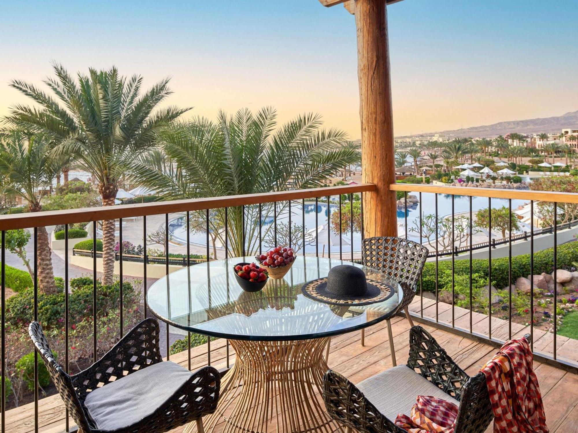 Superior Twin Room Pool View