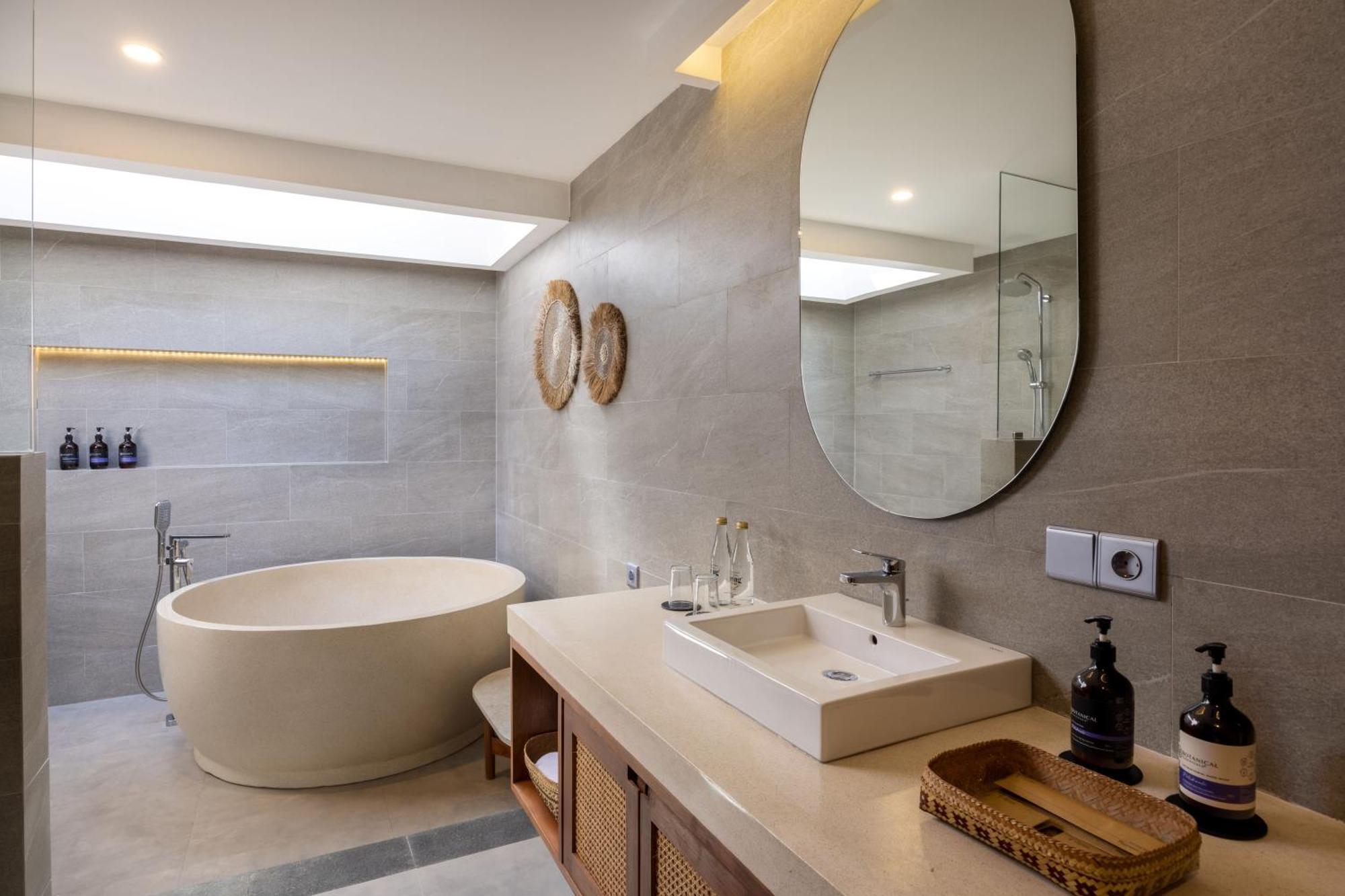 Signature Suite