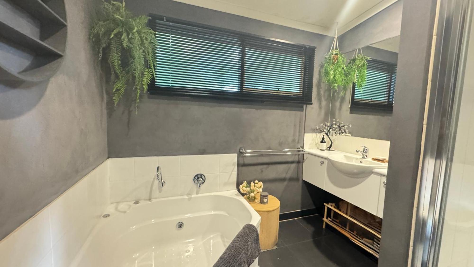 Studio Spa Bath